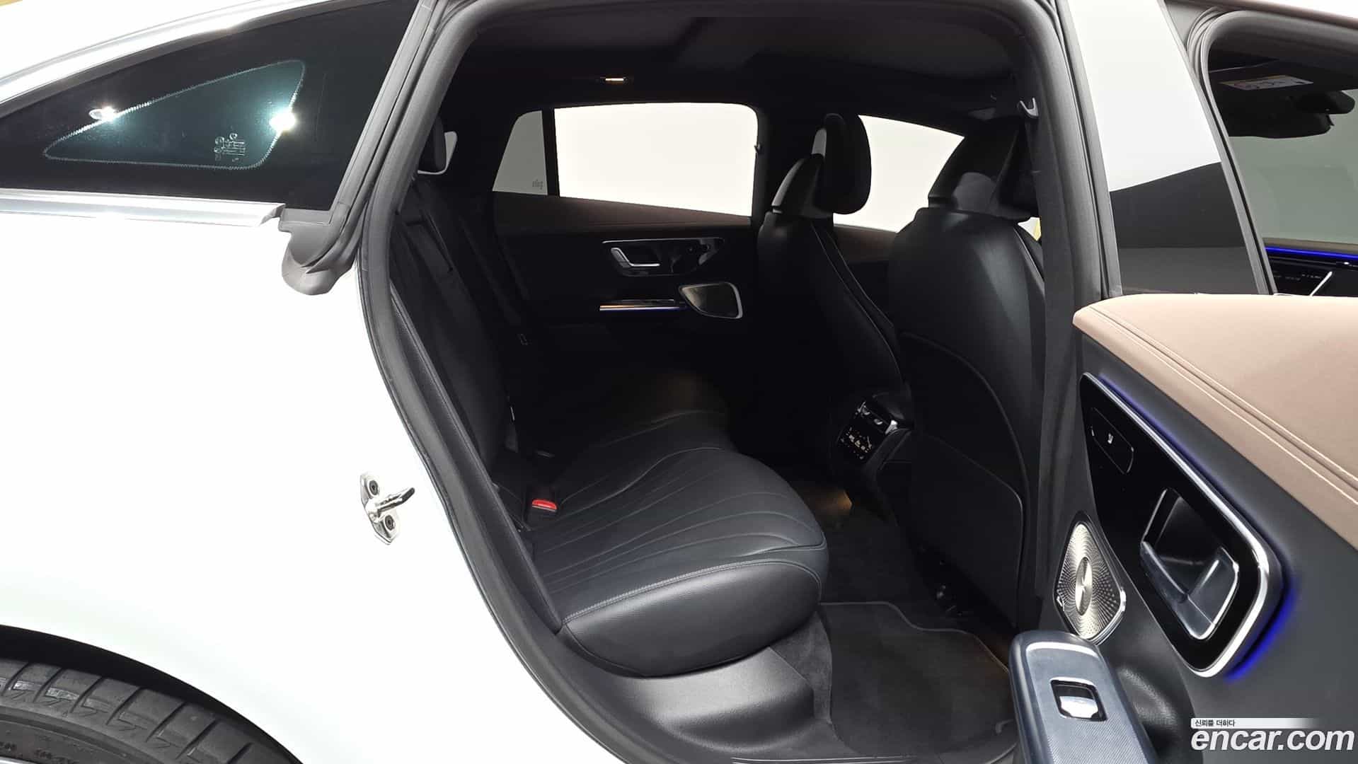 EQE Mercedes-Benz 2023.2-OPTION-015