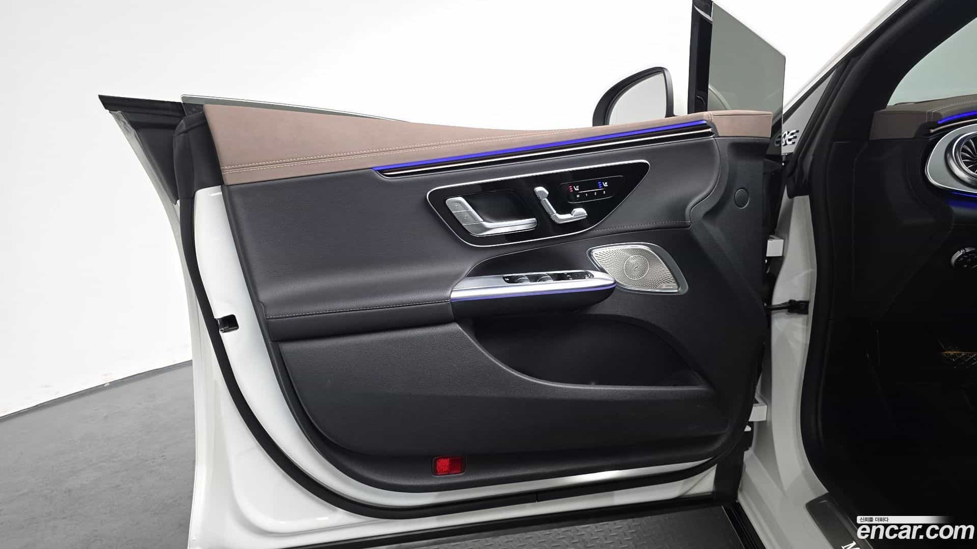 EQE Mercedes-Benz 2023.2-INNER-034