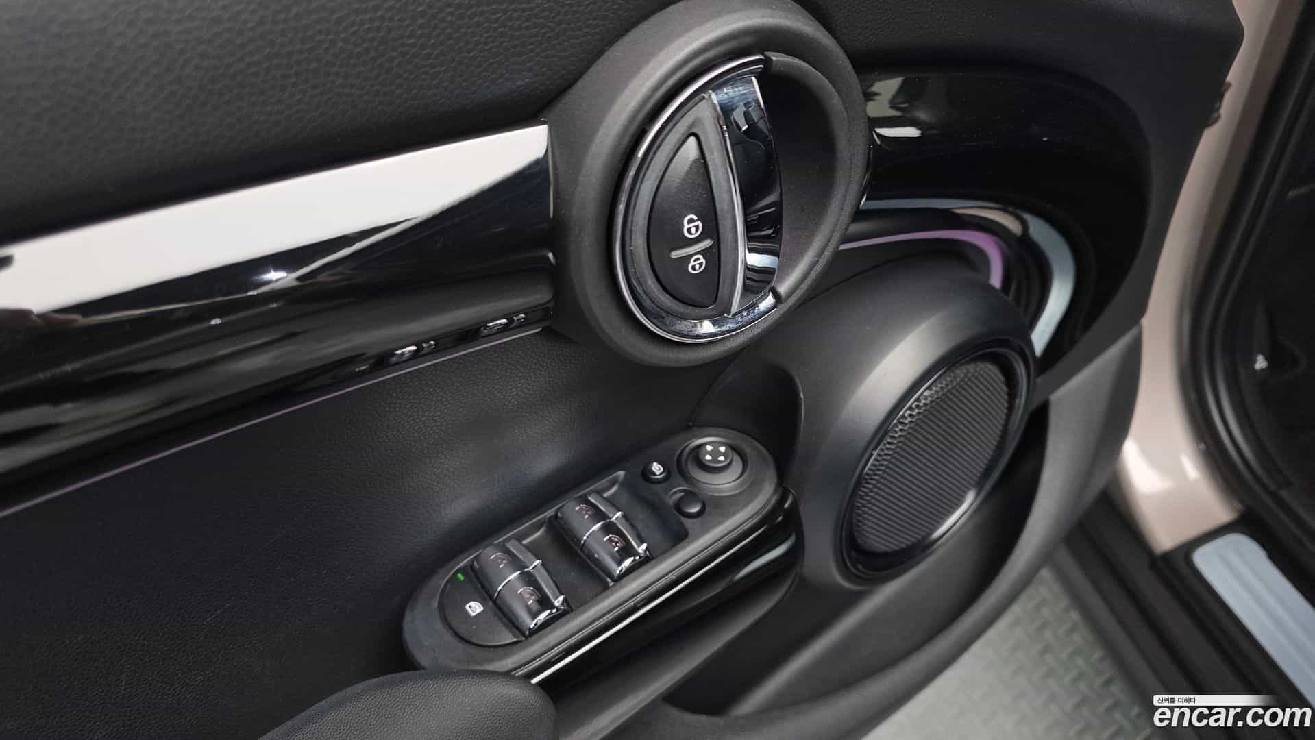 Cooper Mini 2024.2-OPTION-040