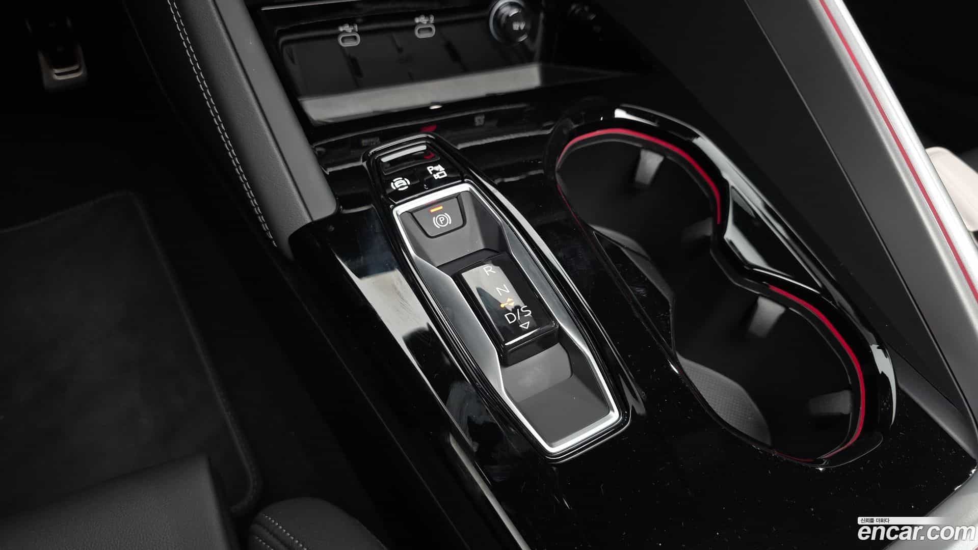 Q5 Audi 2025.11-INNER-009