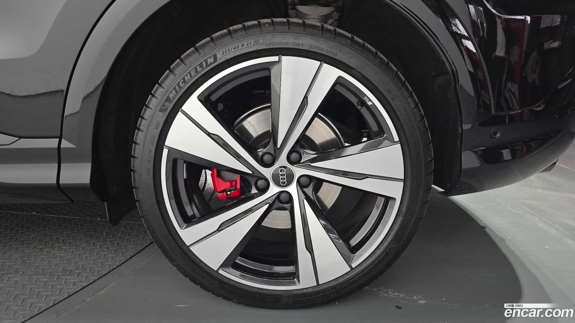 Q5 Audi 2025.11-OUTER-031
