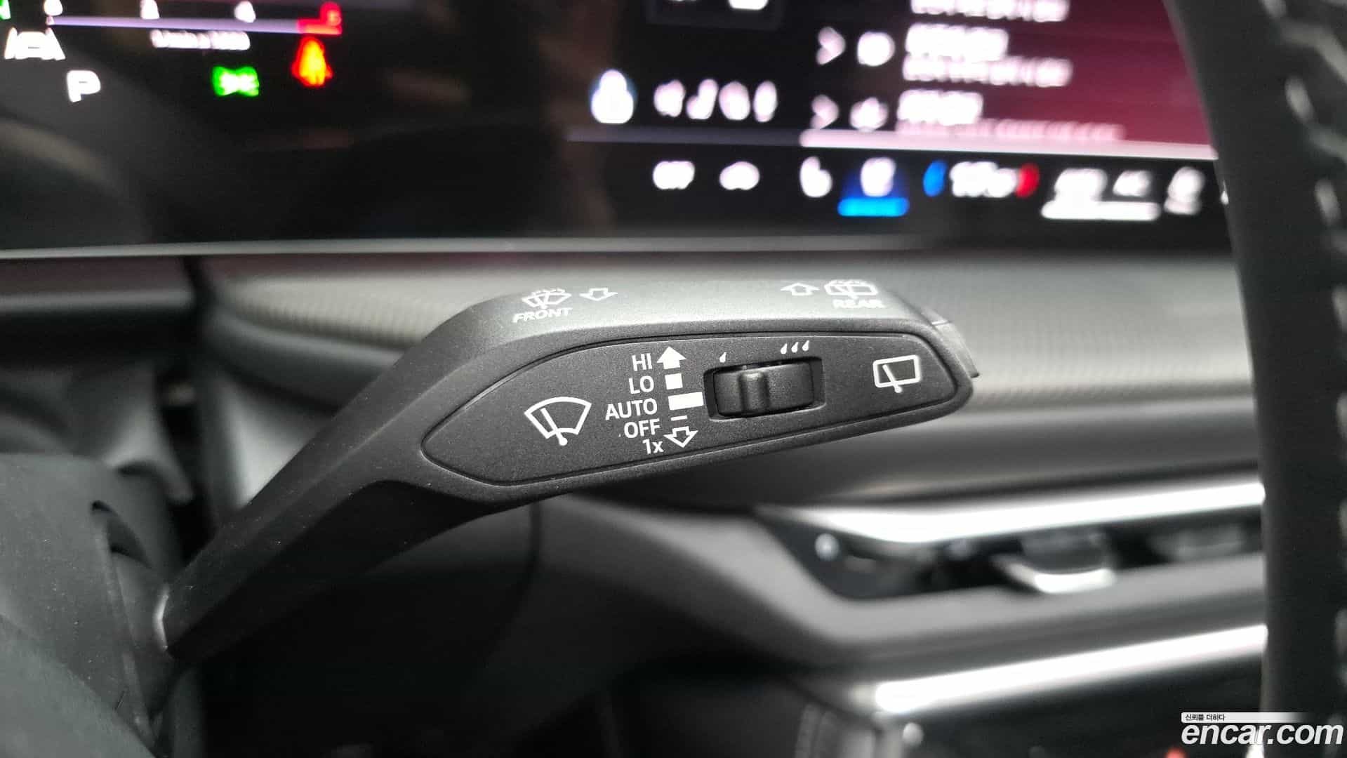 Q5 Audi 2025.11-OPTION-040