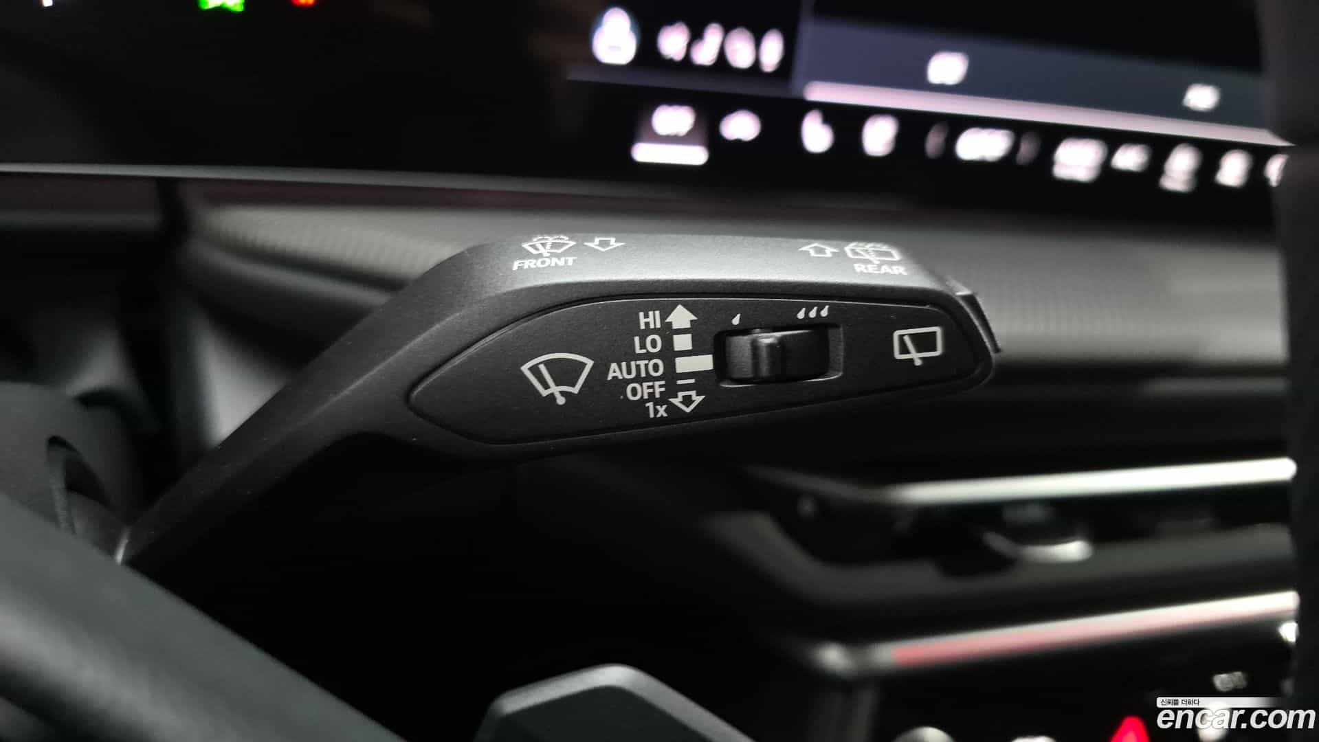 Q5 Audi 2025.11-OPTION-041