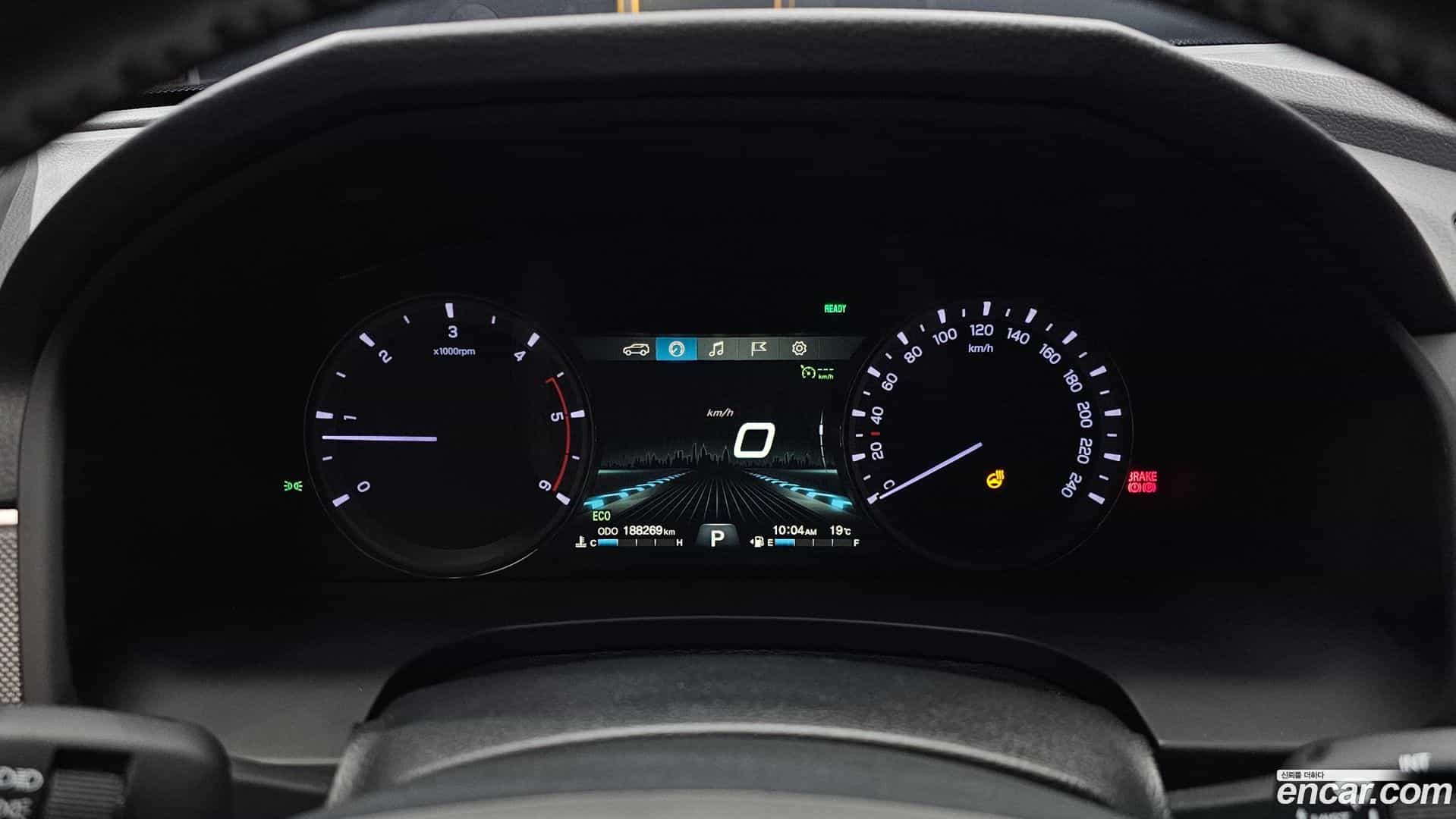 Rexton KG Mobility 2018.2-INNER-008
