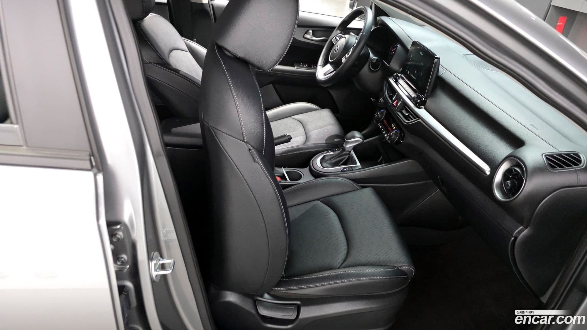 Main__Slider__Photo:K3 Kia 2021.1-10
