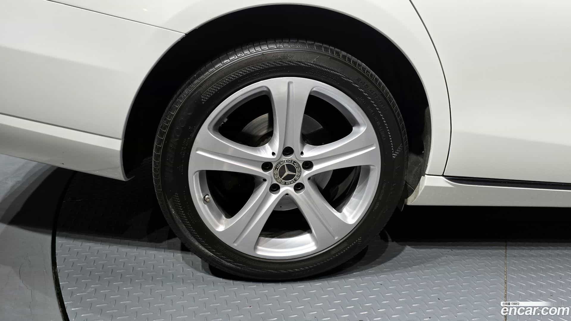 E-Class Mercedes-Benz 2018.5-OUTER-005