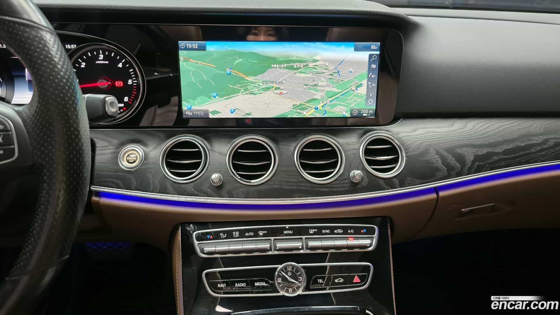 E-Class Mercedes-Benz 2018.5-OPTION-018