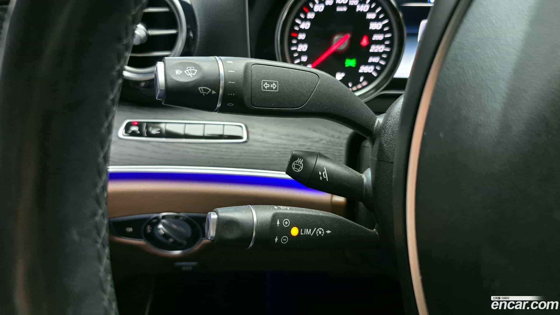 E-Class Mercedes-Benz 2018.5-OPTION-023