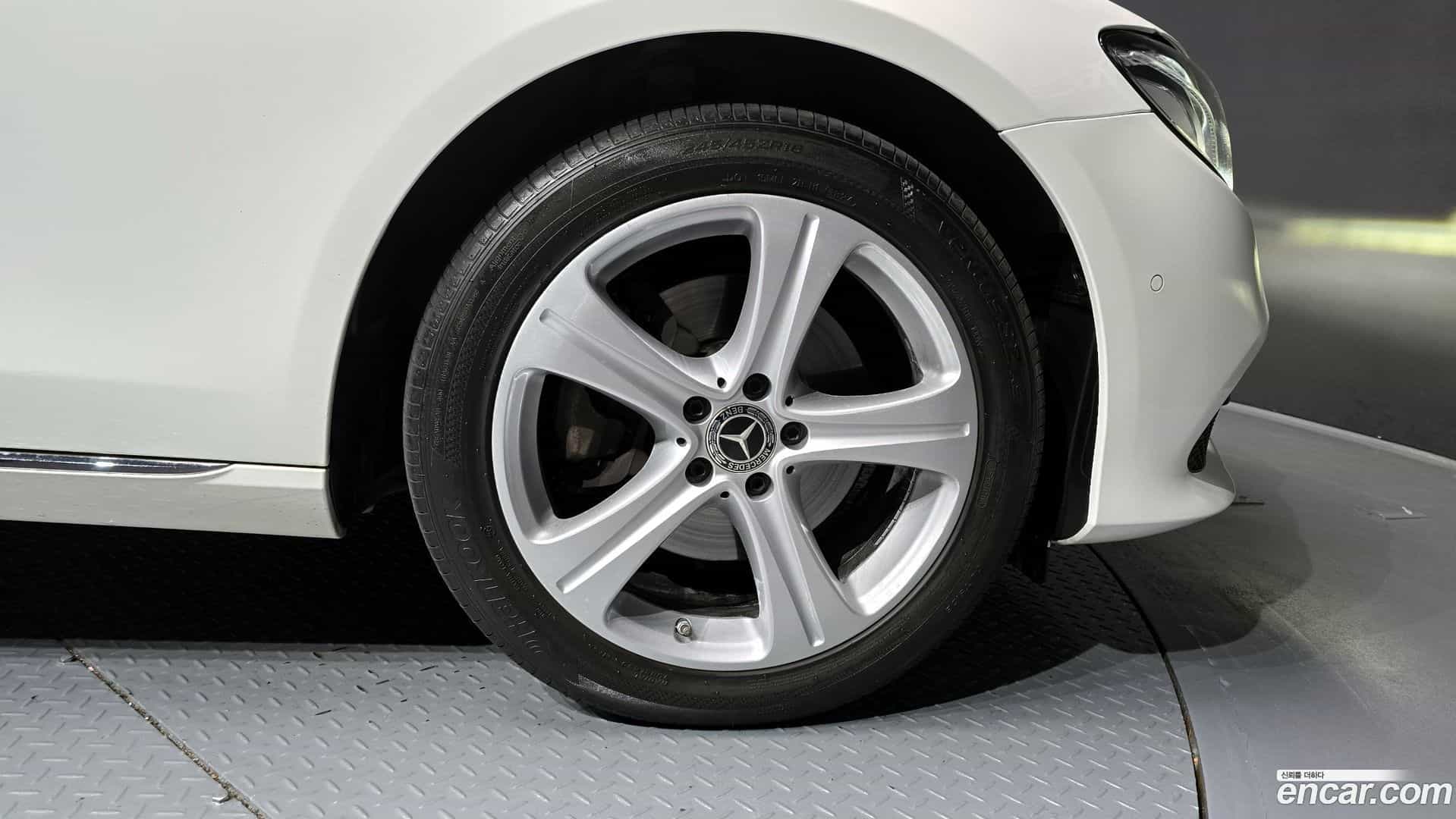 E-Class Mercedes-Benz 2018.5-OUTER-031