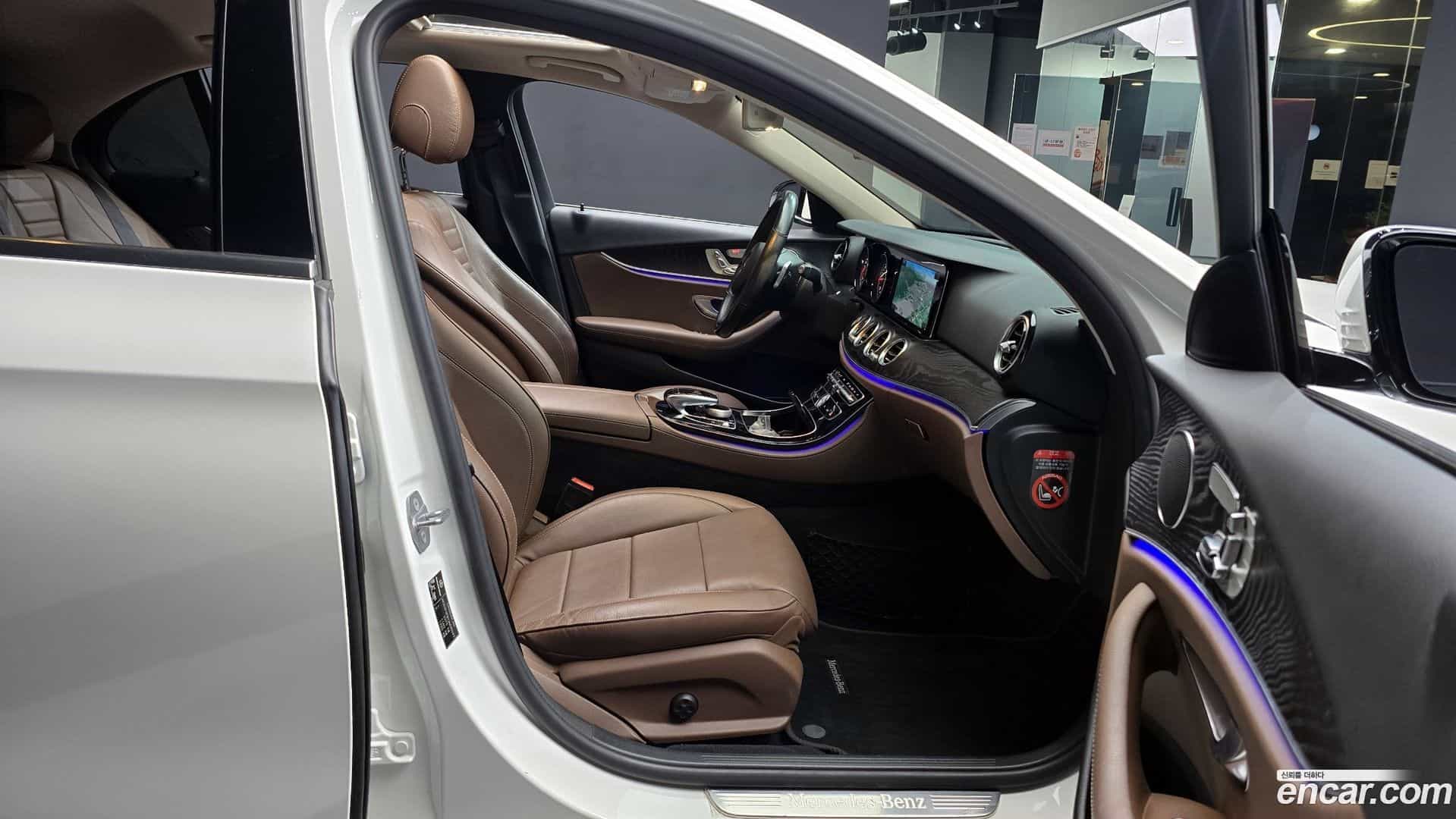 E-Class Mercedes-Benz 2018.5-INNER-036