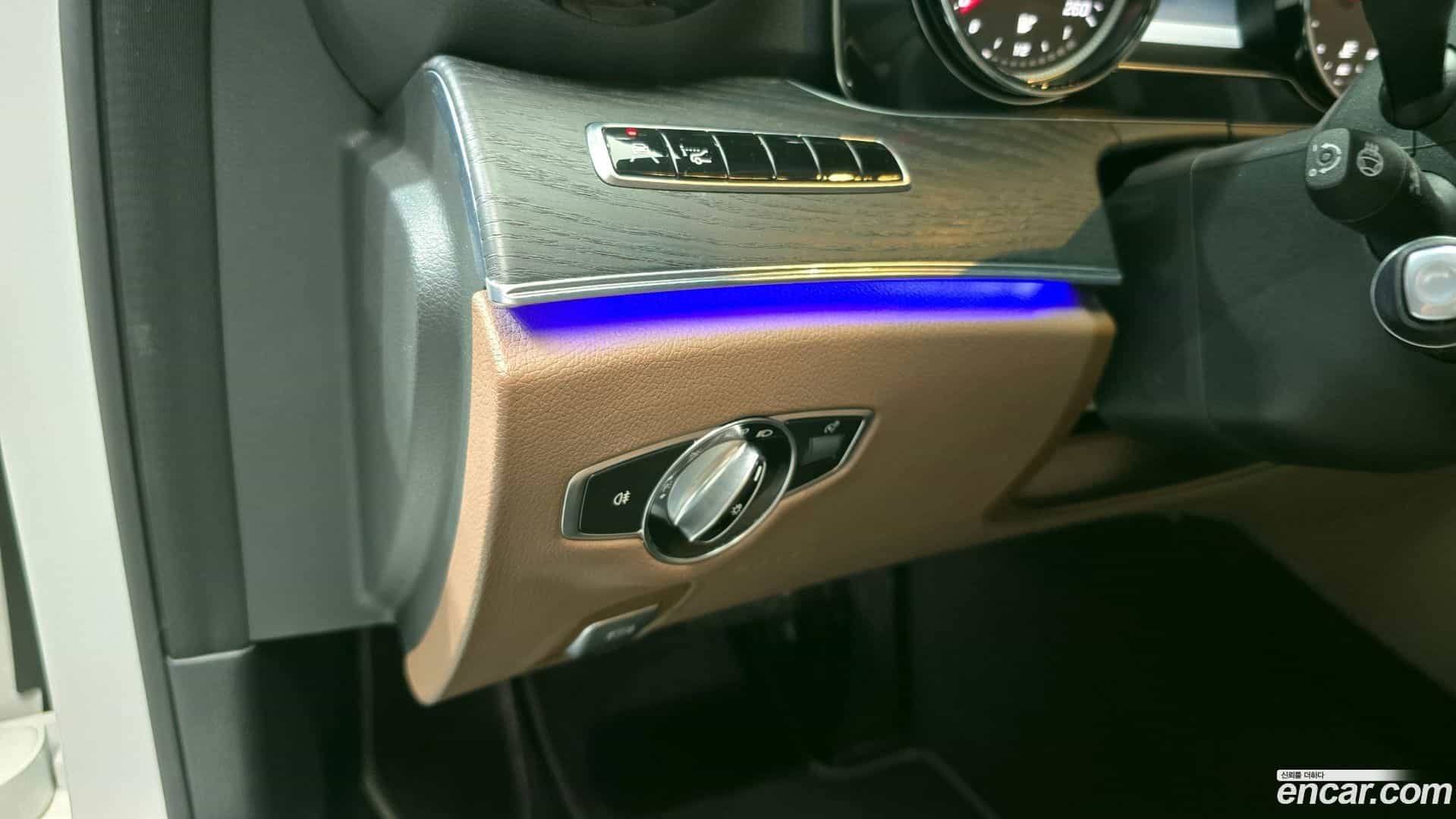 E-Class Mercedes-Benz 2018.5-OPTION-041