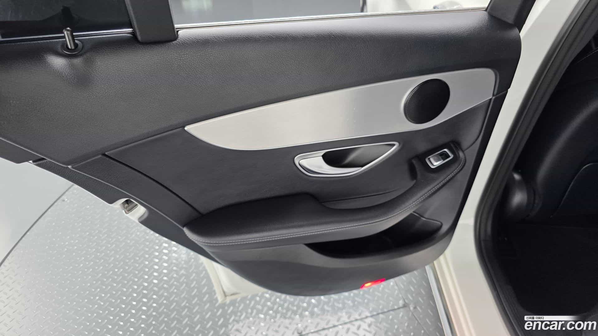 C-Class Mercedes-Benz 2017.7-INNER-035