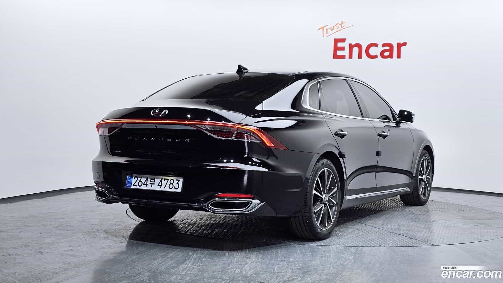 Grandeur Hyundai 2022.1-OUTER-002
