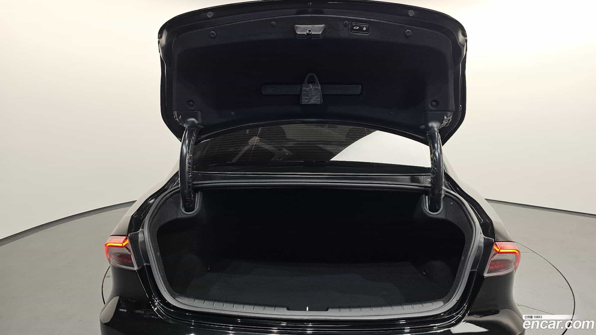 Grandeur Hyundai 2022.1-OPTION-024