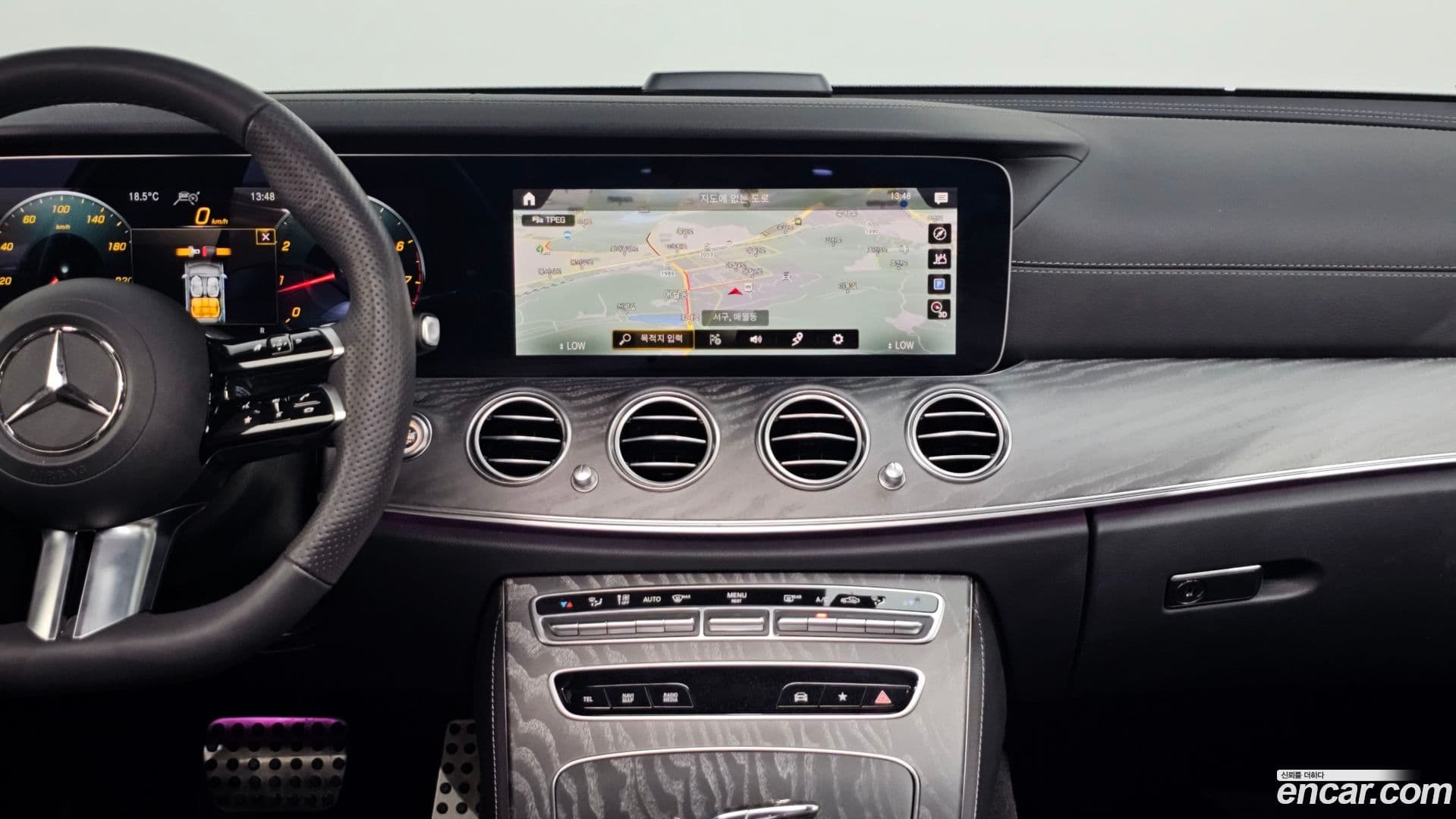 Main__Slider__Photo:E-Class Mercedes-Benz 2023.2-11