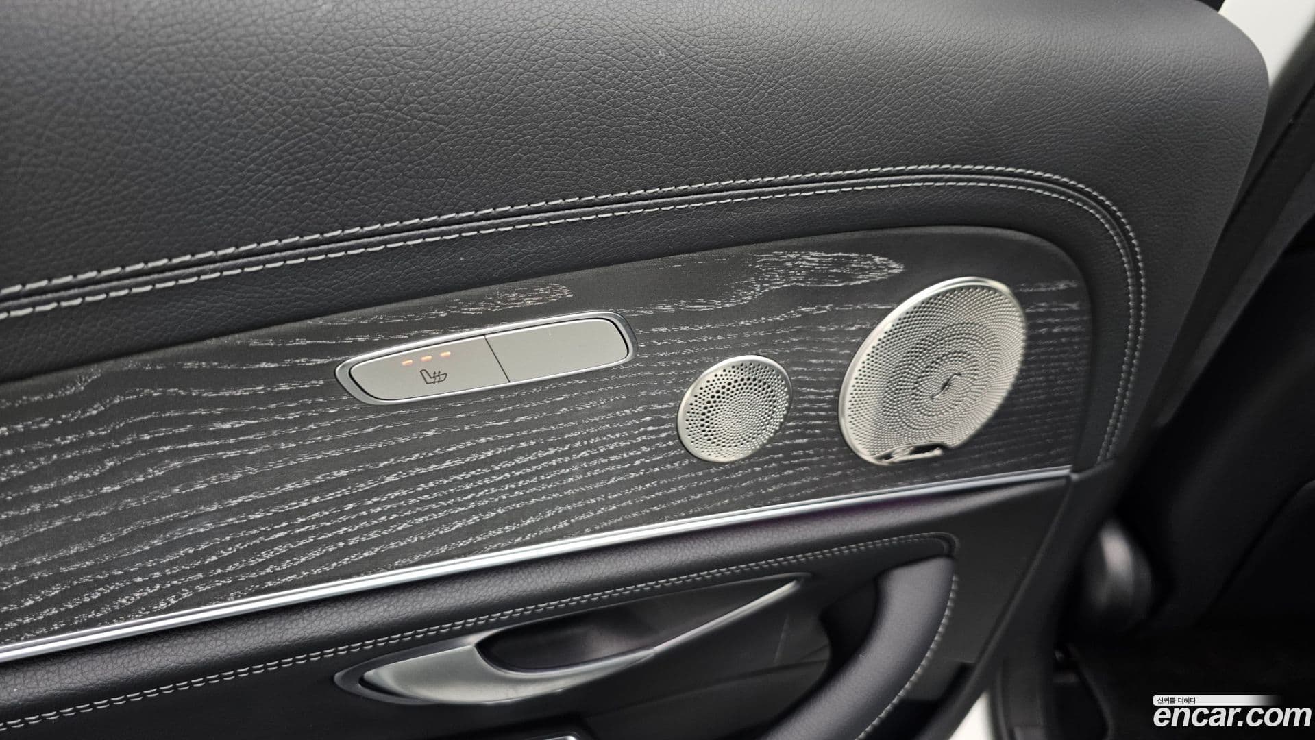 Main__Slider__Photo:E-Class Mercedes-Benz 2023.2-17