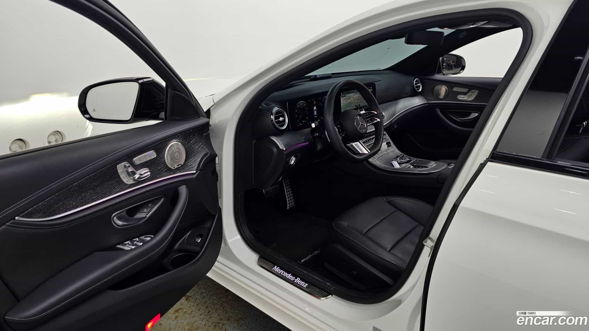 E-Class Mercedes-Benz 2023.2-INNER-035