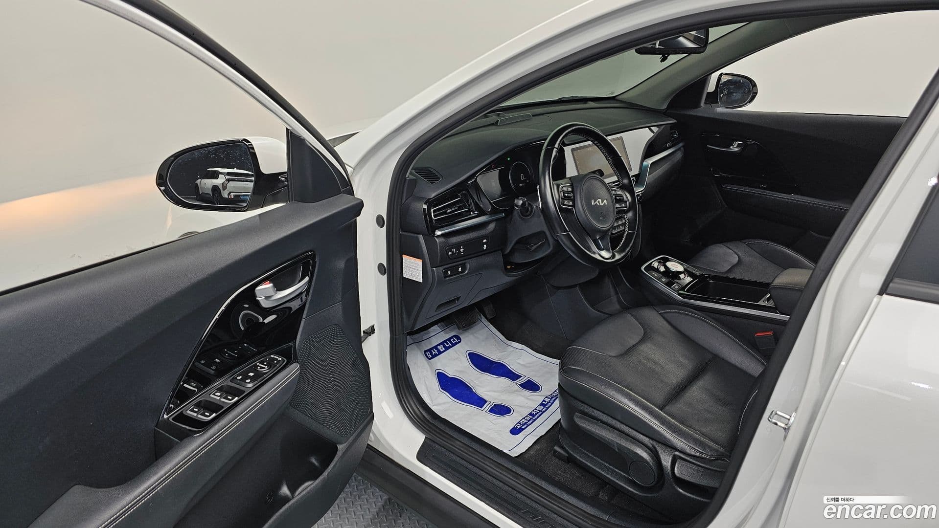Main__Slider__Photo:Niro Kia 2021.7-9