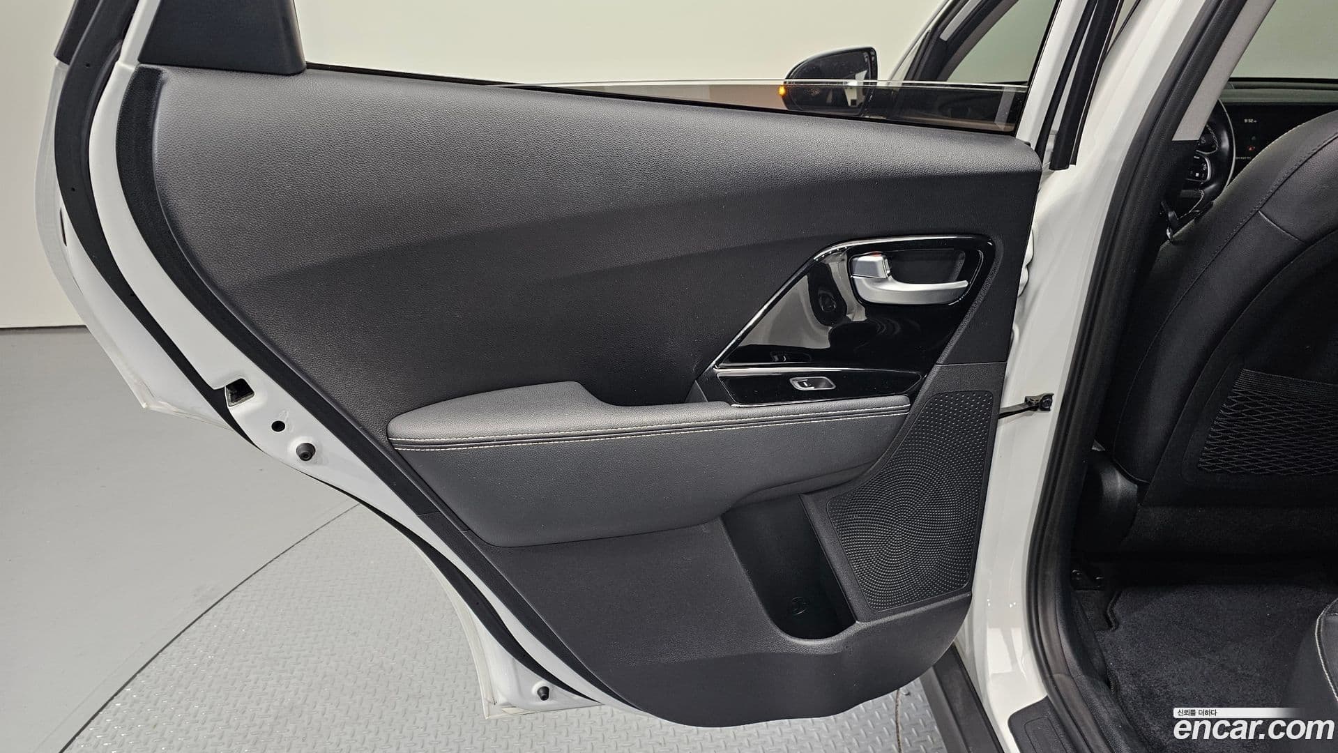 Main__Slider__Photo:Niro Kia 2021.7-24