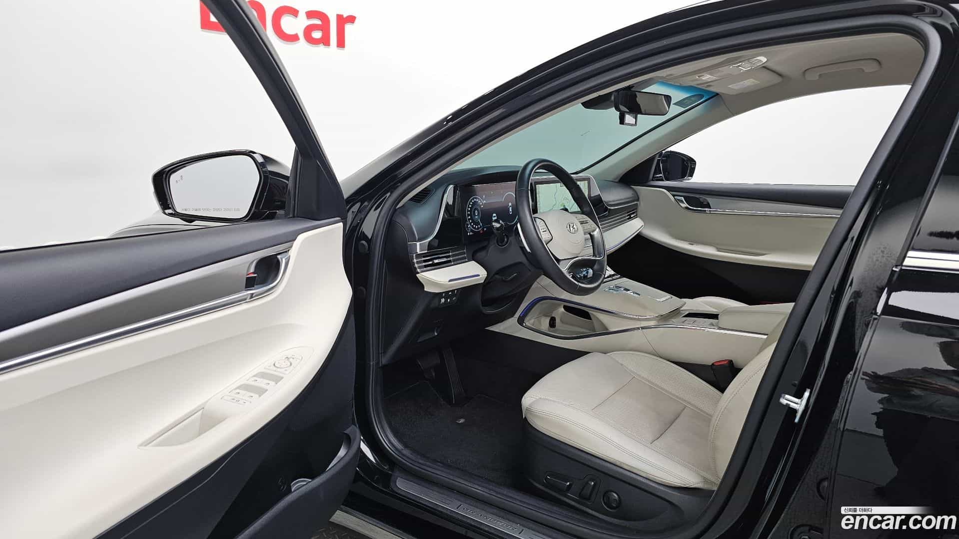 Grandeur Hyundai 2021.11-INNER-010