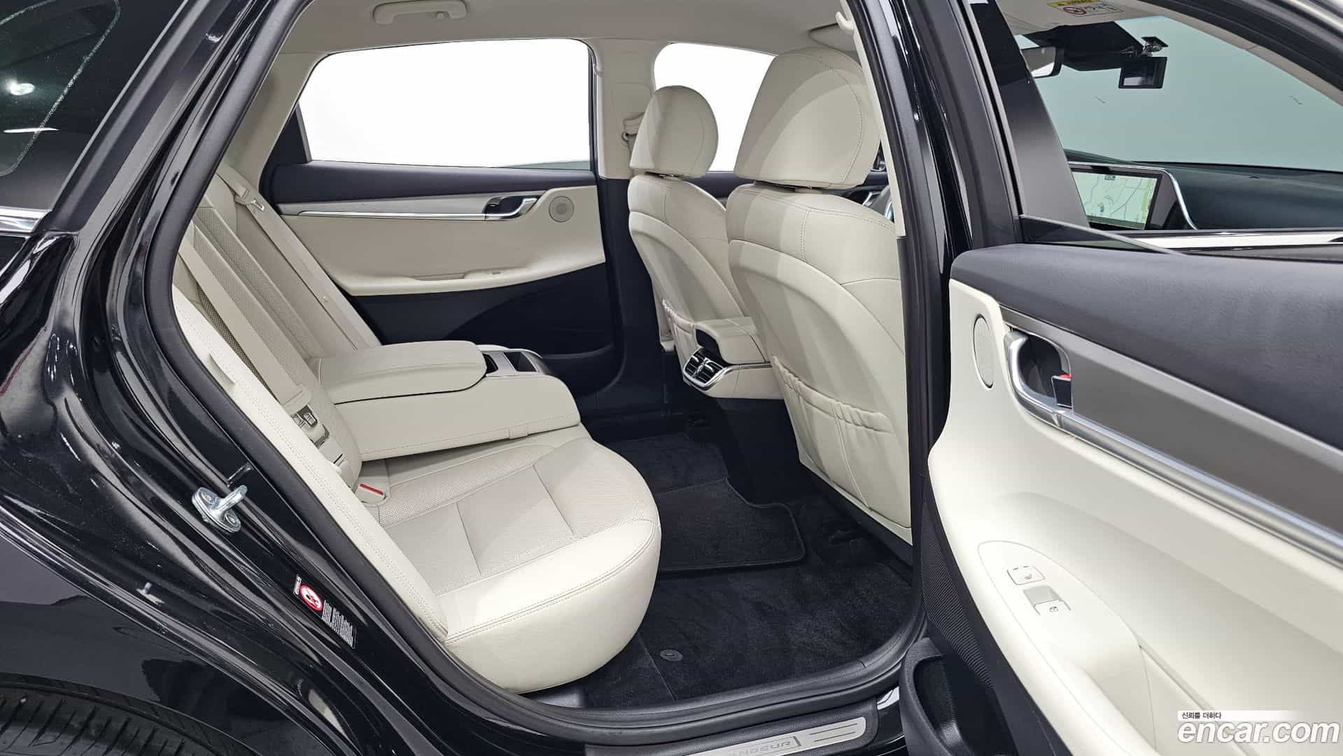 Grandeur Hyundai 2021.11-INNER-036