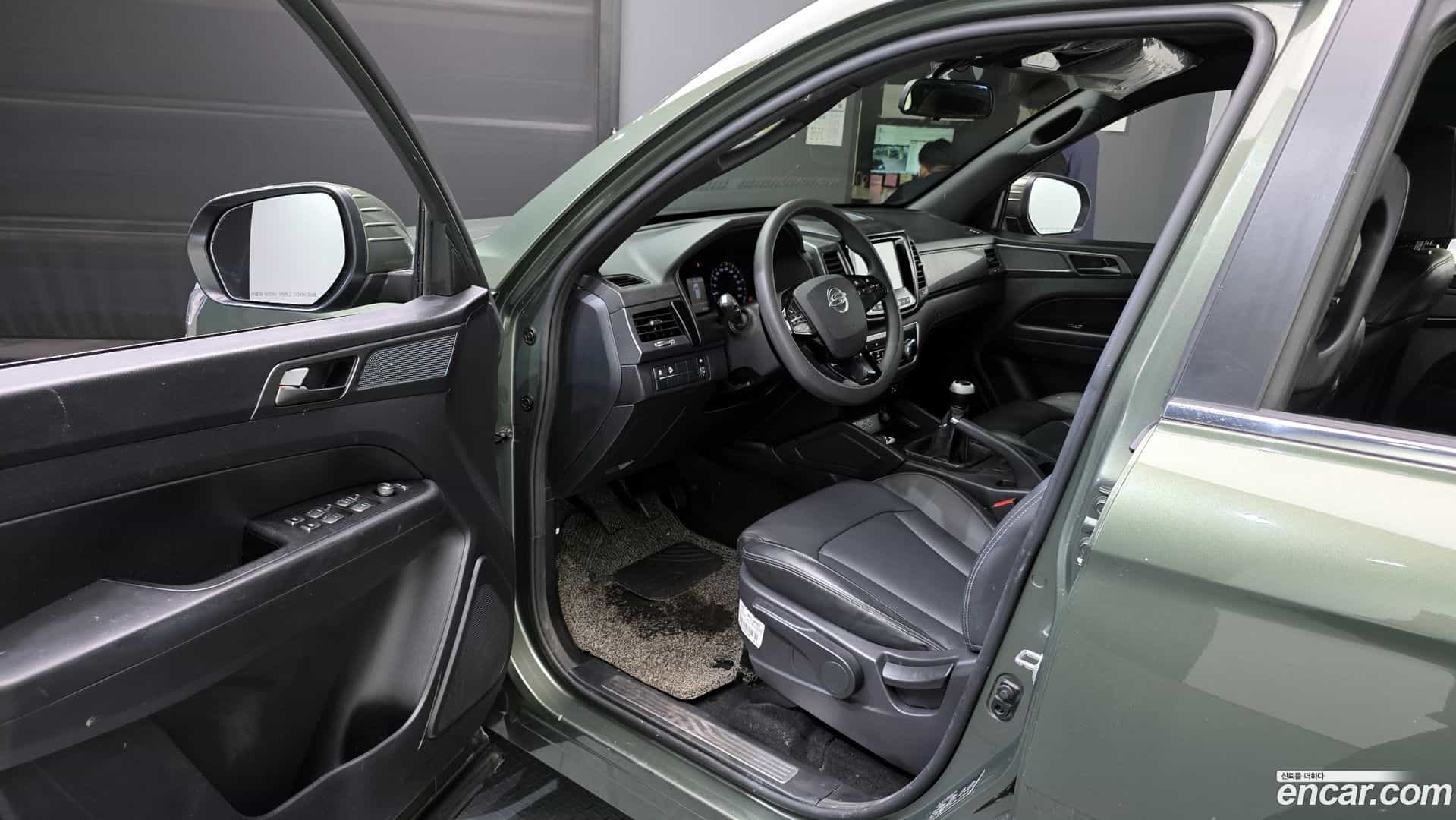 Rexton KG Mobility 2023.0-INNER-010