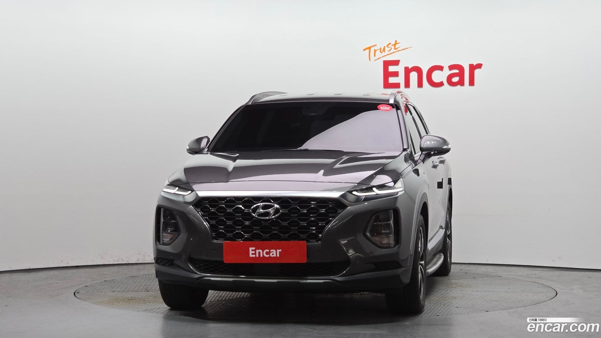 Main__Slider__Photo:Santafe Hyundai 2020.1-2