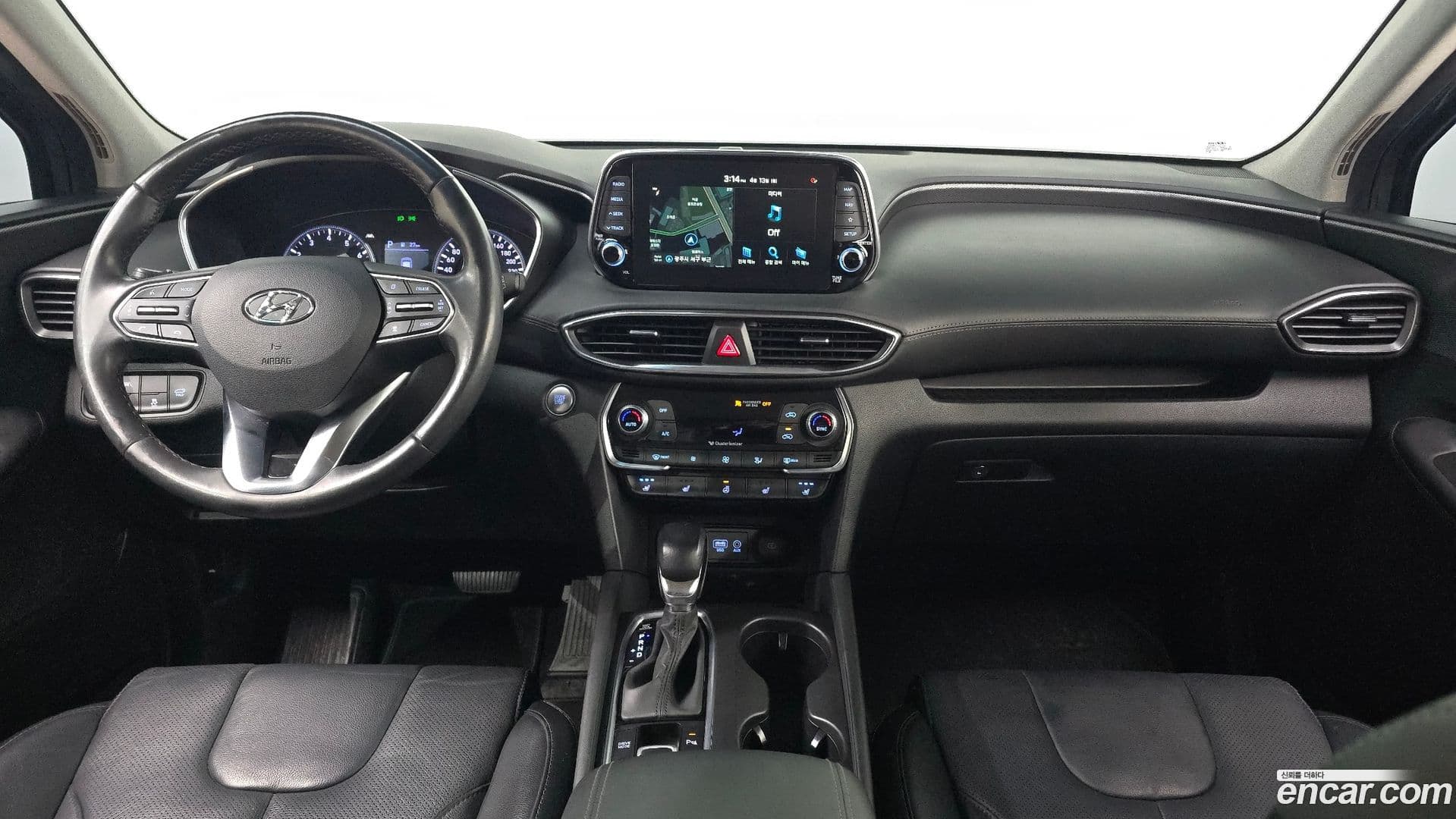 Main__Slider__Photo:Santafe Hyundai 2020.1-6