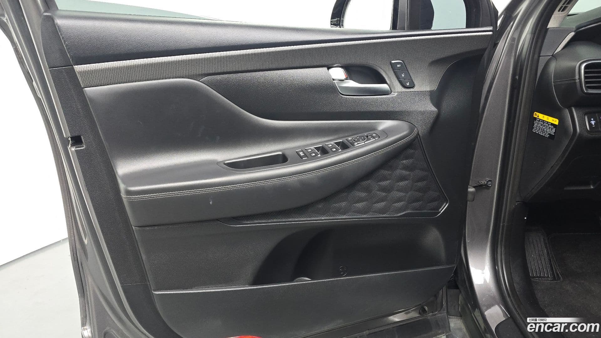 Main__Slider__Photo:Santafe Hyundai 2020.1-23