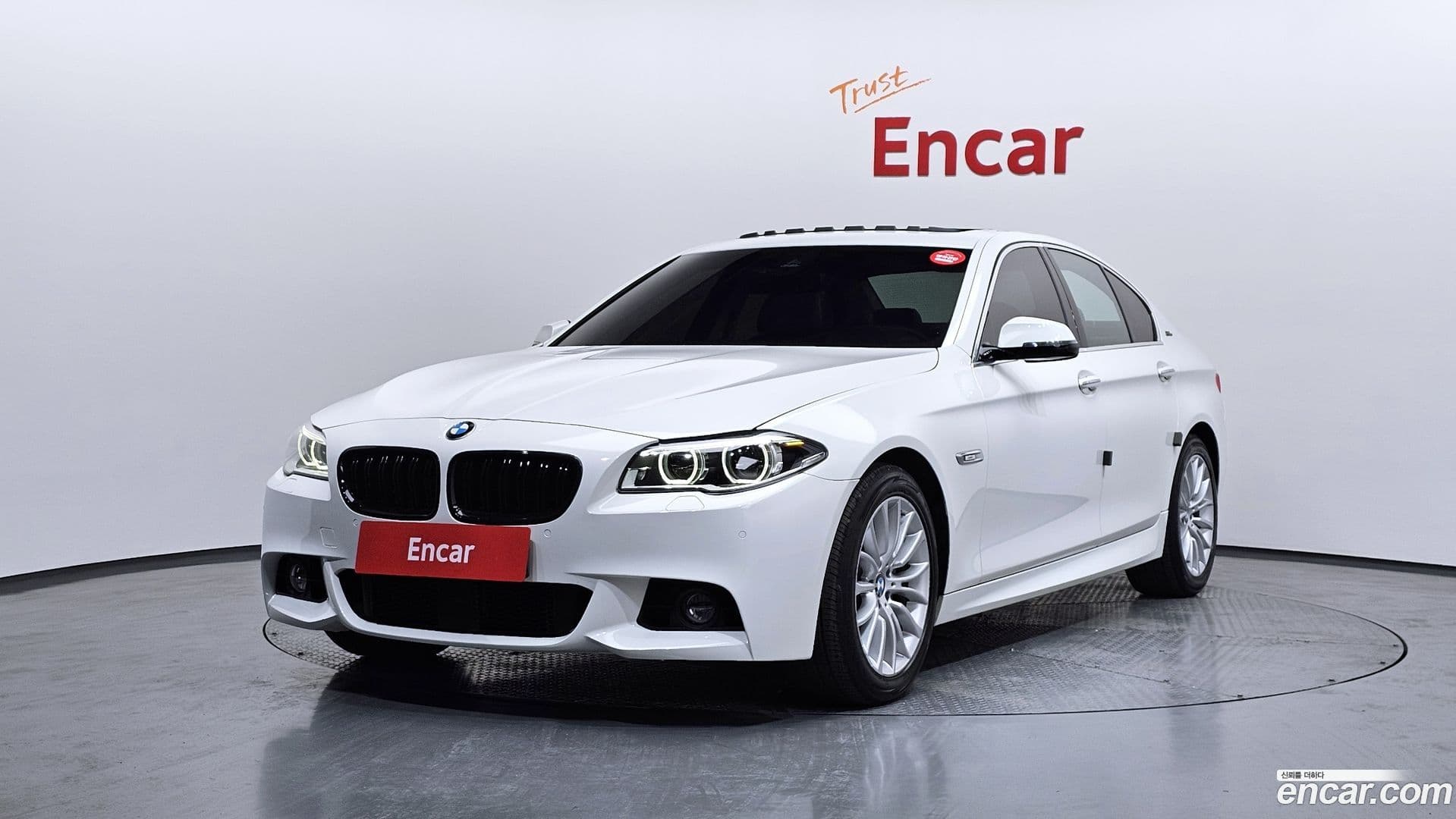 Main__Slider__Photo:5-Series BMW 2016.11-0