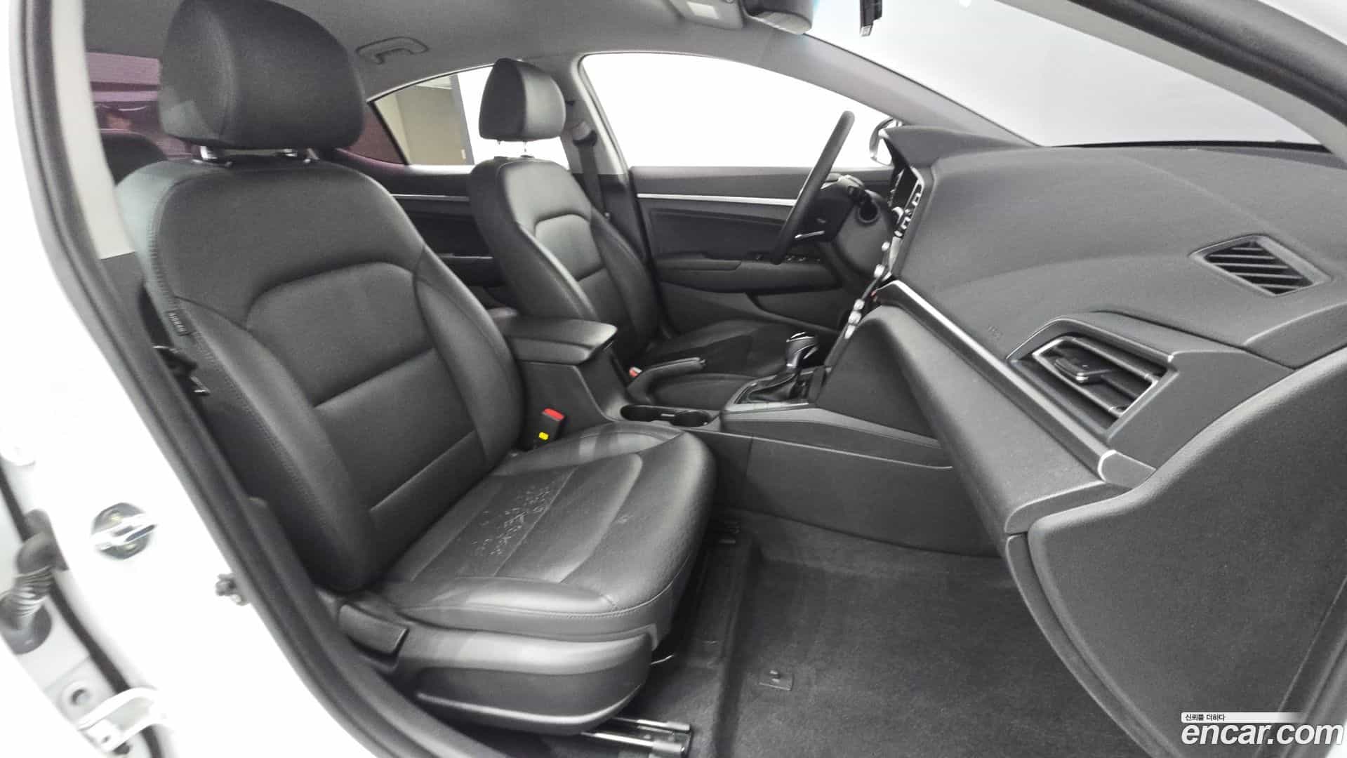 AVANTE Hyundai 2019.2-OPTION-015