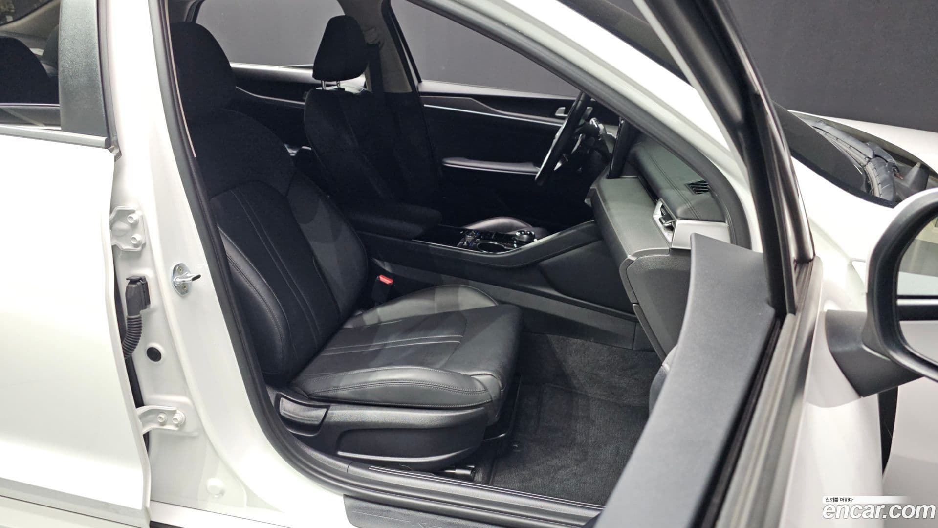 Main__Slider__Photo:K5 Kia 2021.1-10