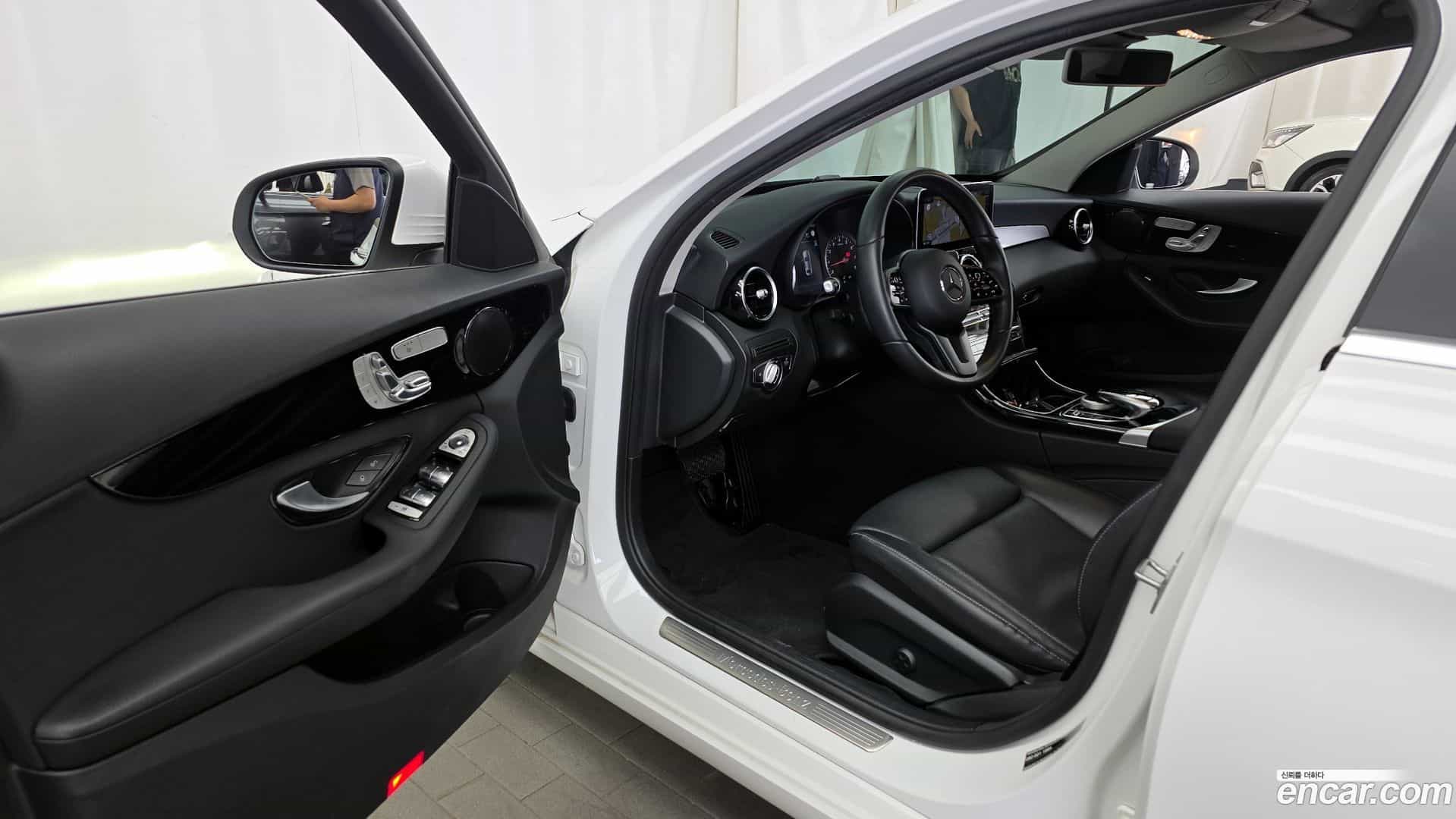 C-Class Mercedes-Benz 2020.4-INNER-010