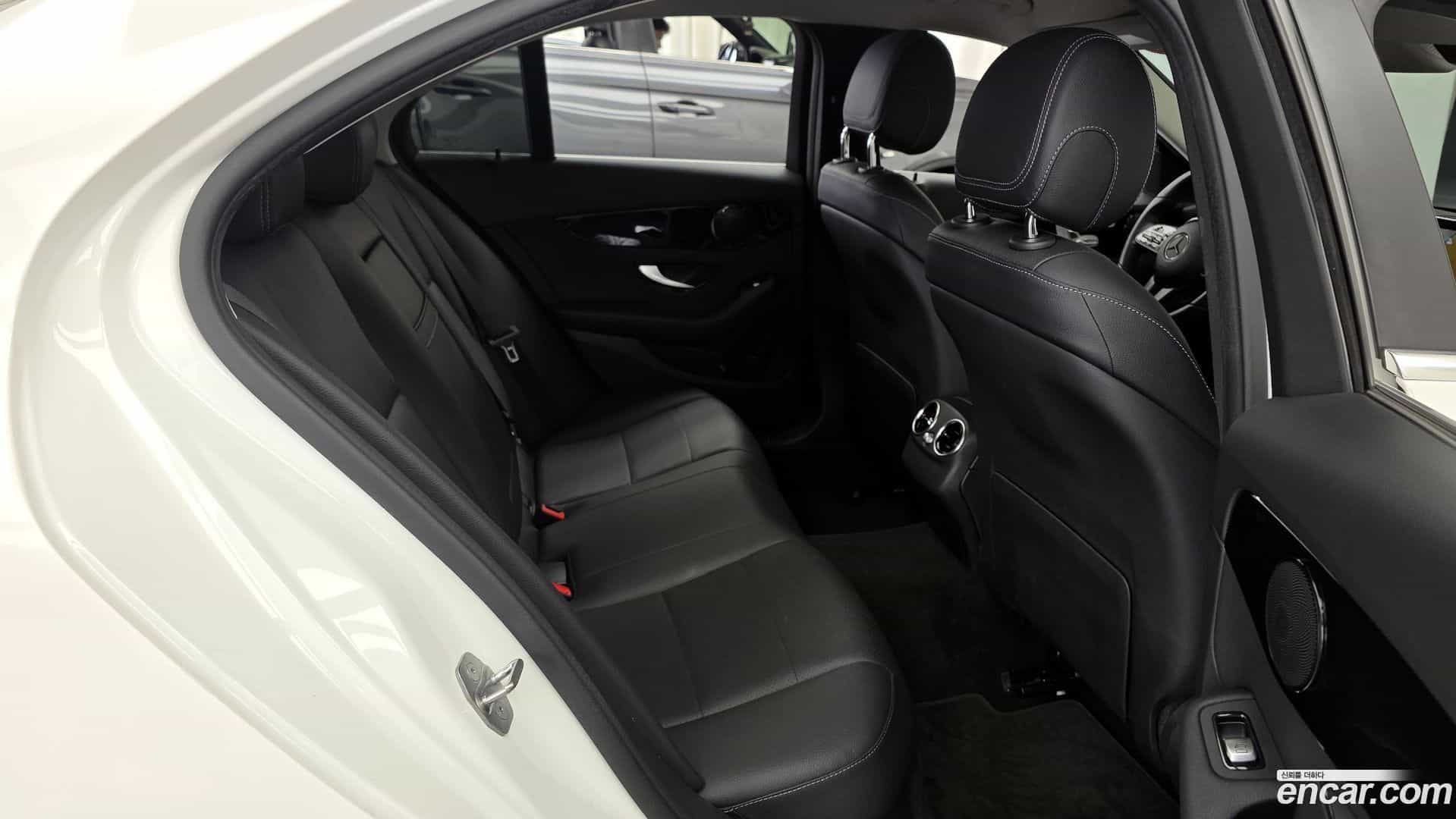 C-Class Mercedes-Benz 2020.4-OPTION-015