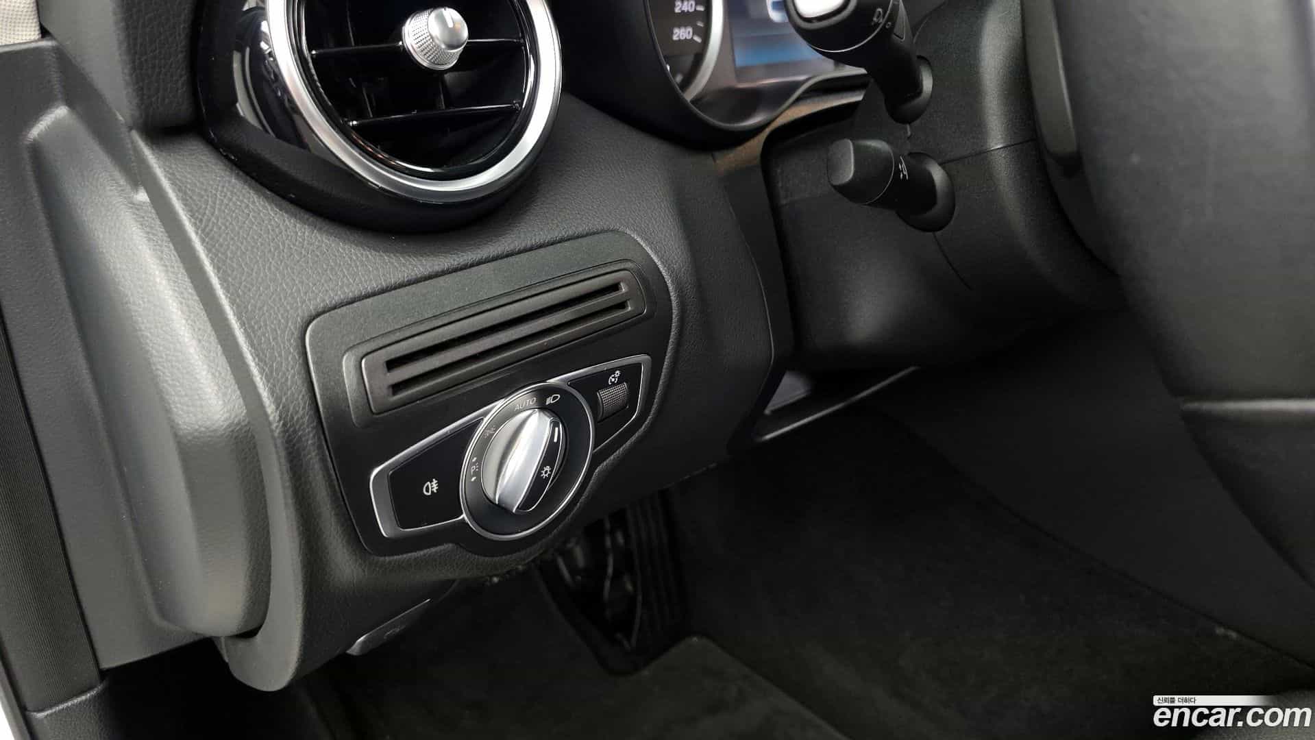 C-Class Mercedes-Benz 2020.4-OPTION-040