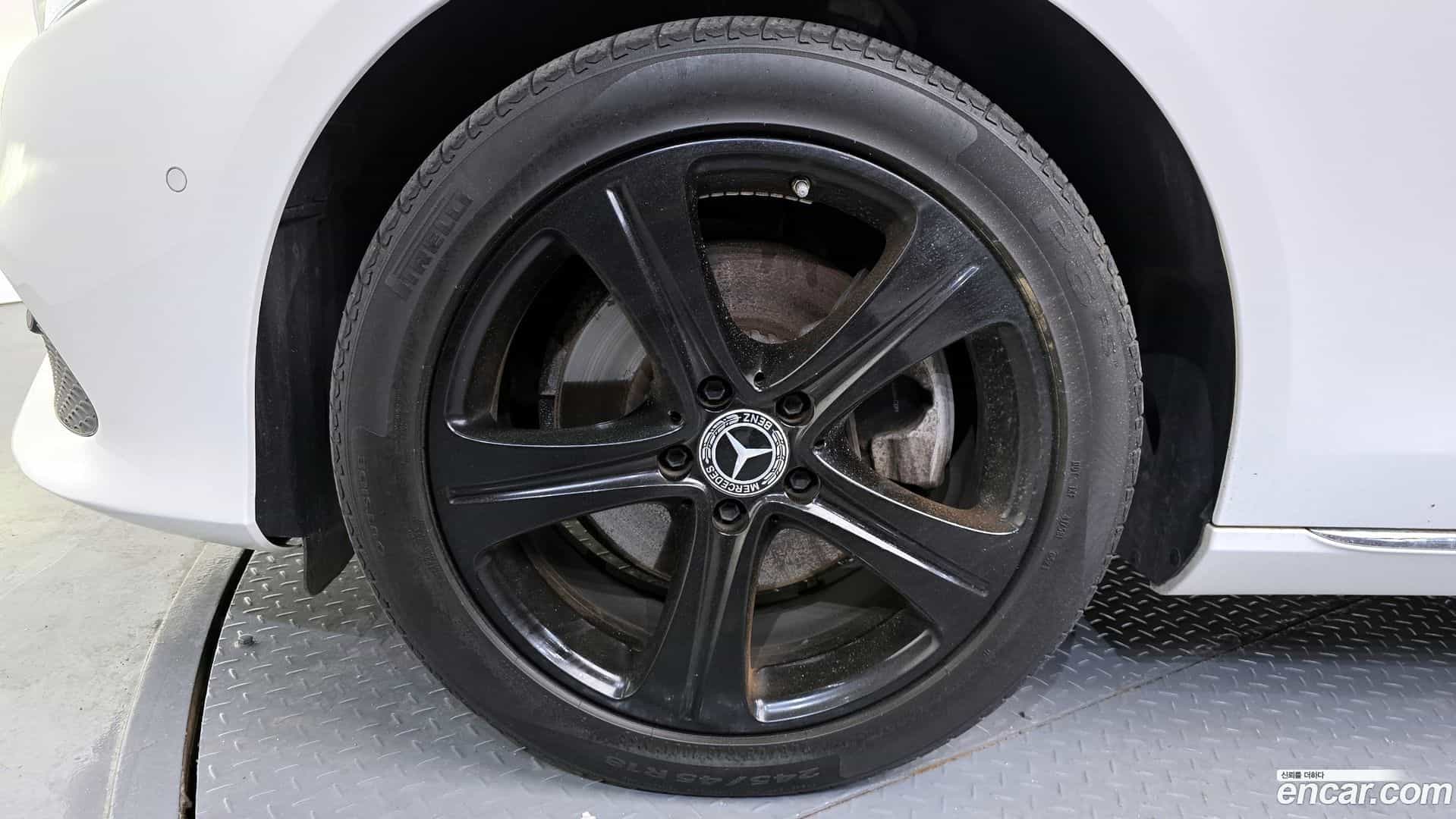 E-Class Mercedes-Benz 2018.5-OUTER-005