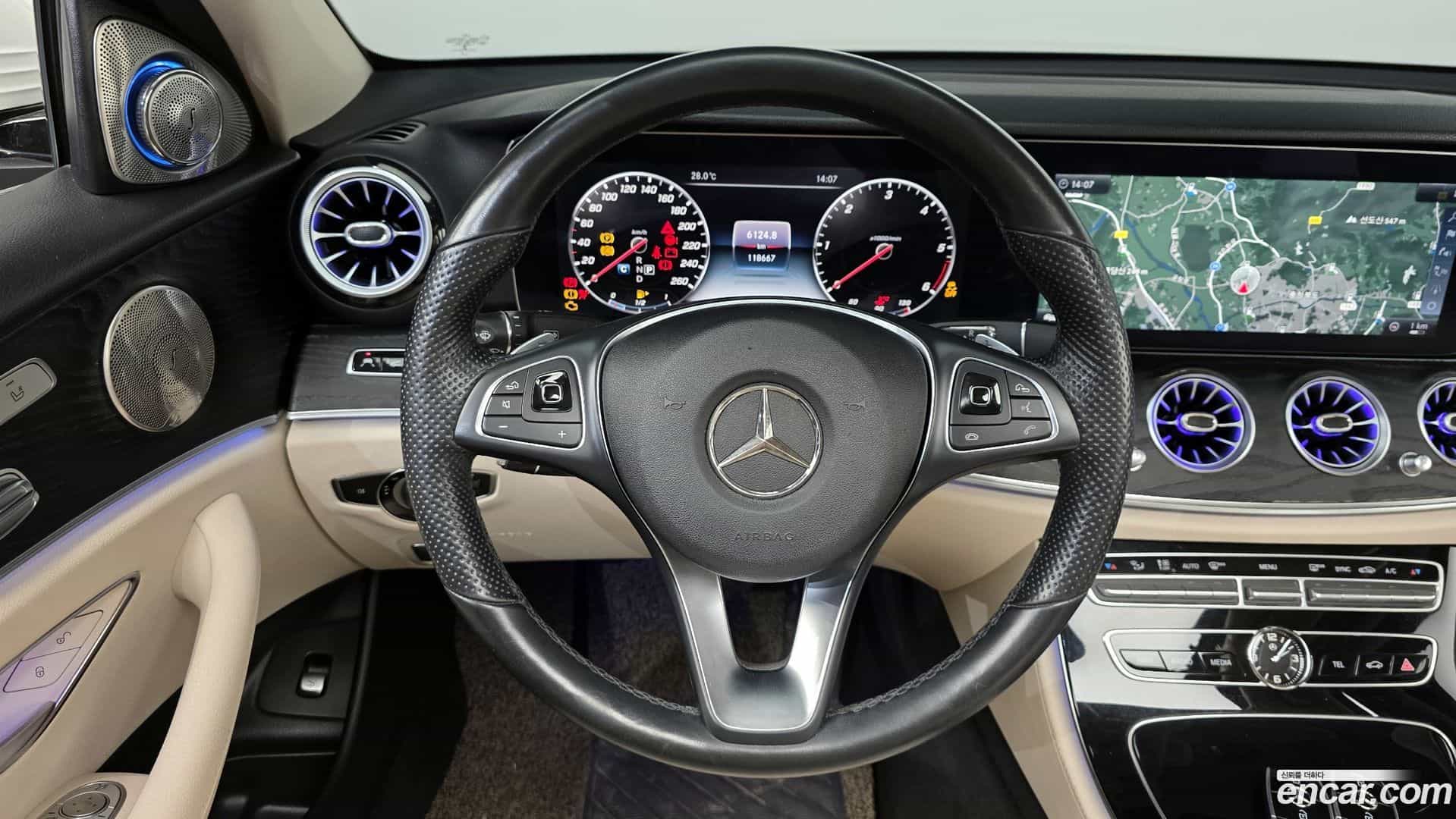 E-Class Mercedes-Benz 2018.5-OPTION-018