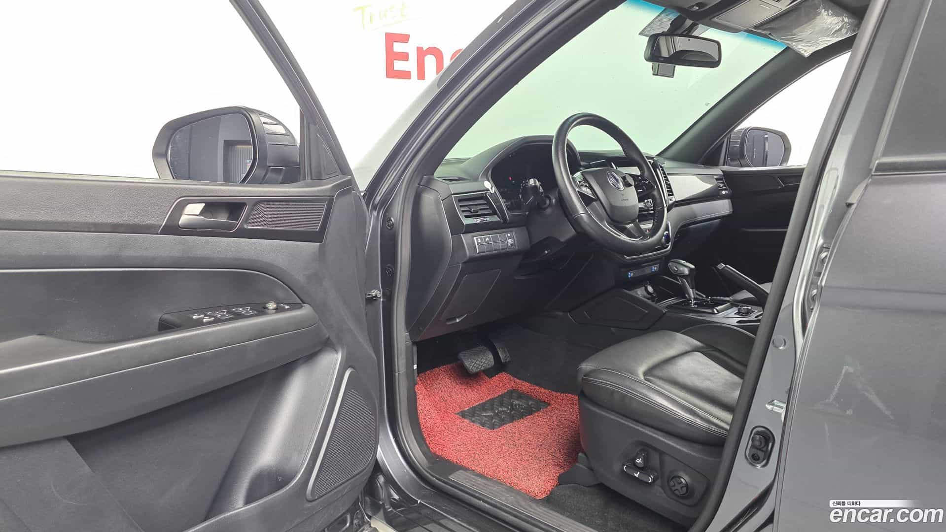 Rexton KG Mobility 2020.6-INNER-010
