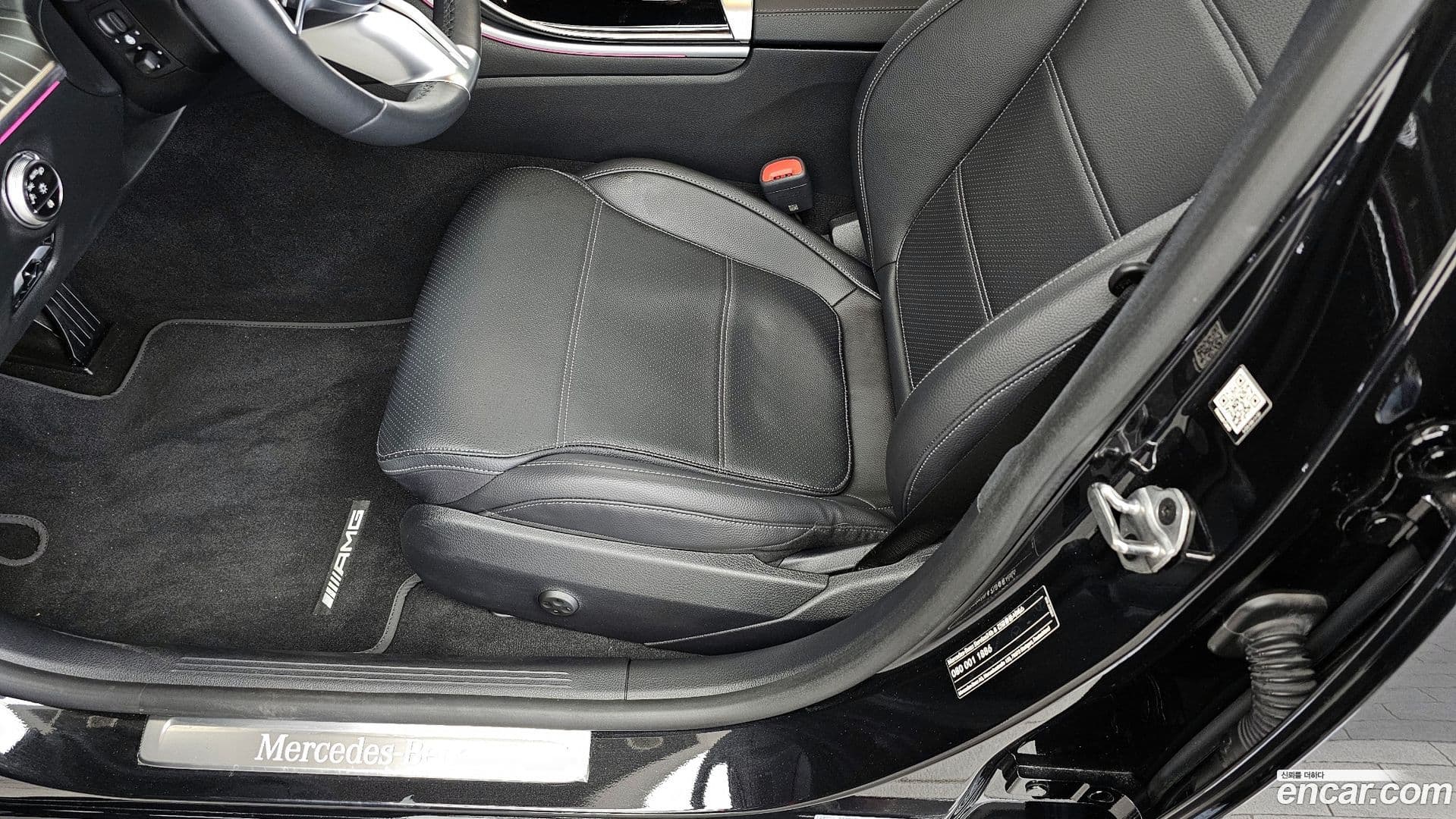 Main__Slider__Photo:C-Class Mercedes-Benz 2022.4-25