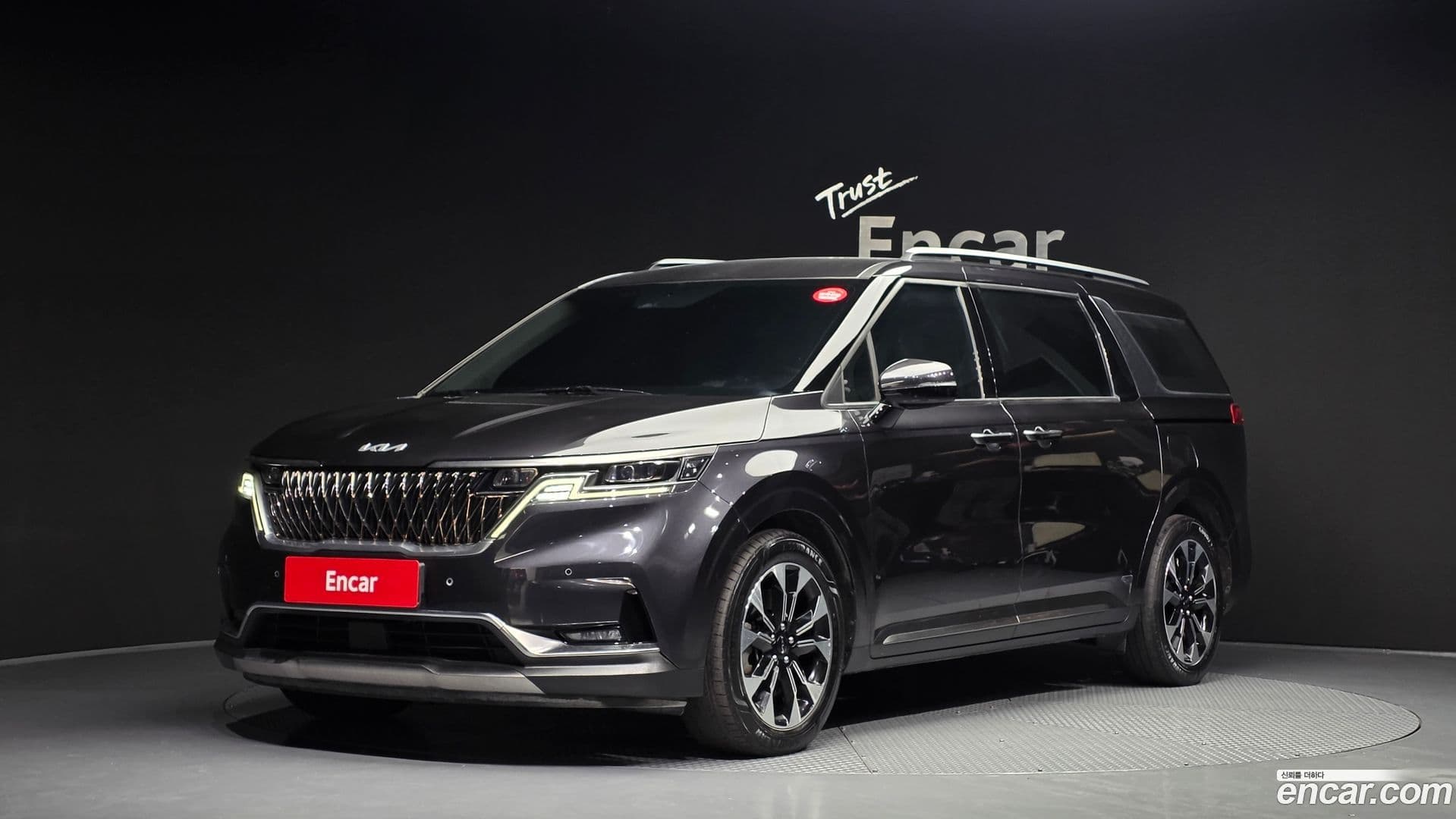 Main__Slider__Photo:Canival Kia 2022.6-0