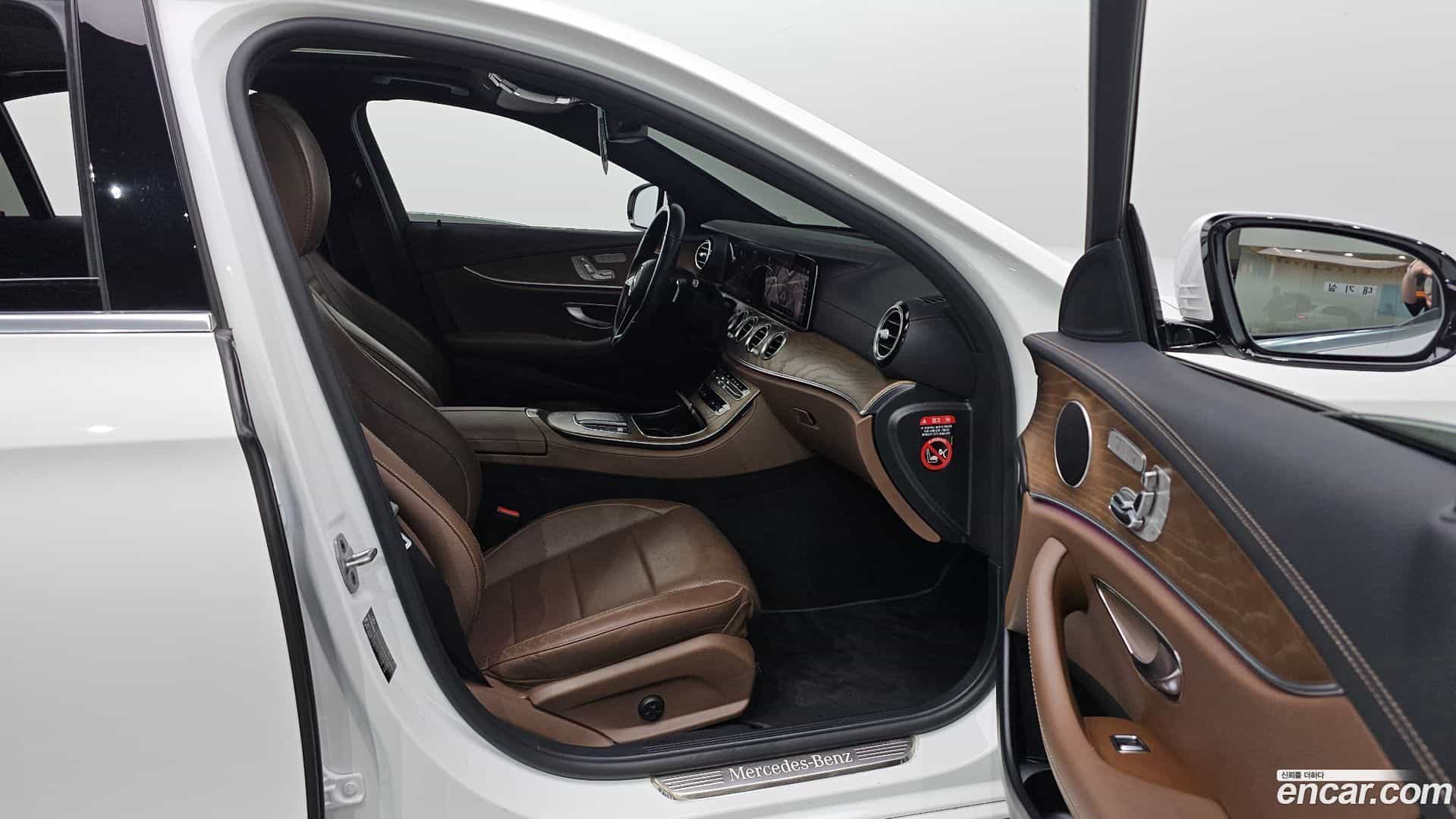 E-Class Mercedes-Benz 2021.2-OPTION-022