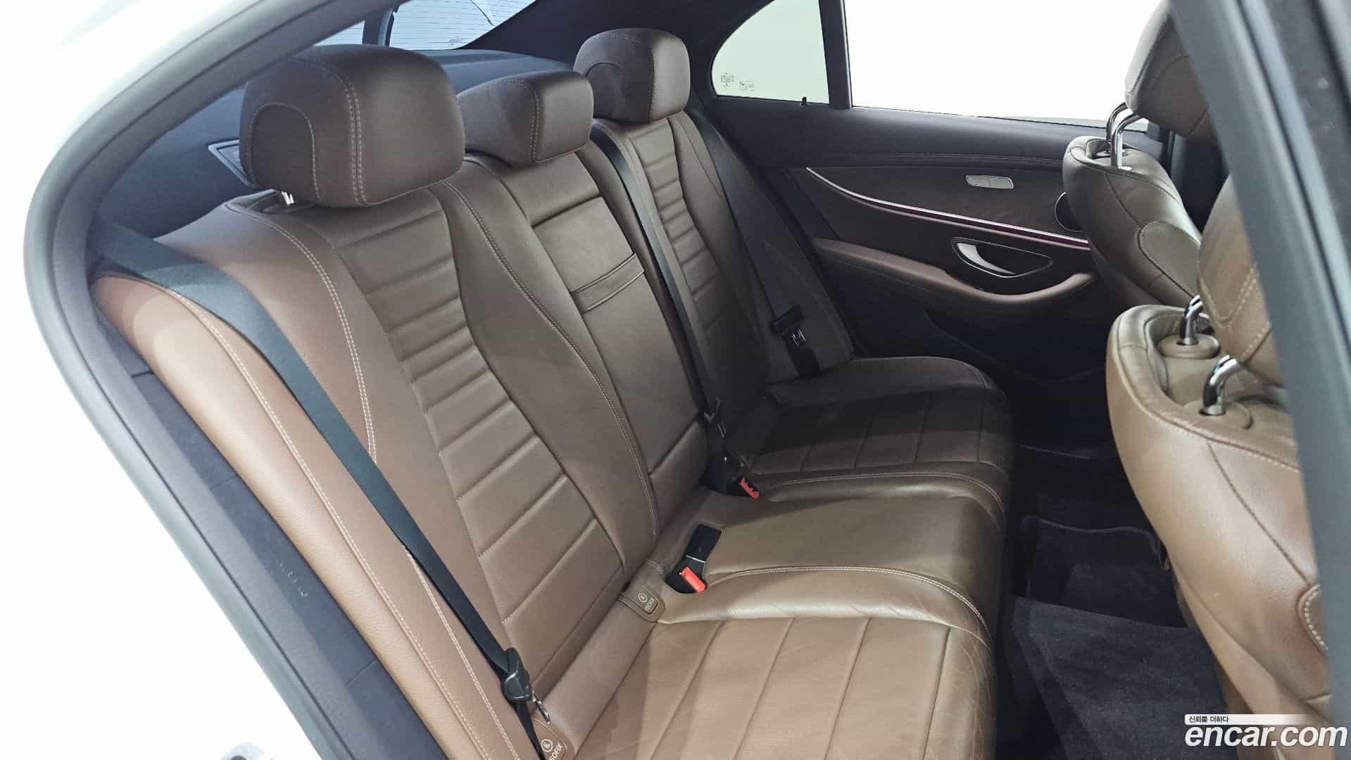 E-Class Mercedes-Benz 2021.2-OPTION-044