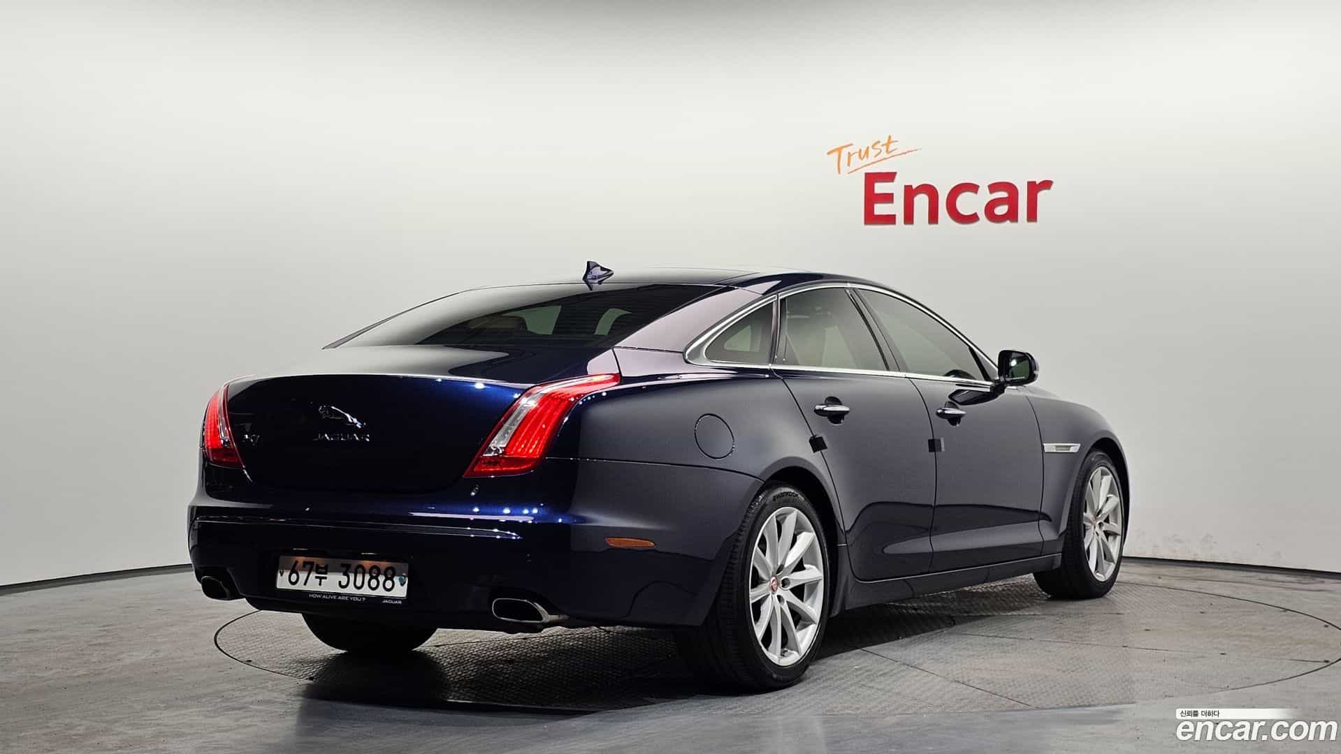 XJ Jaguar 2015.0-OUTER-002