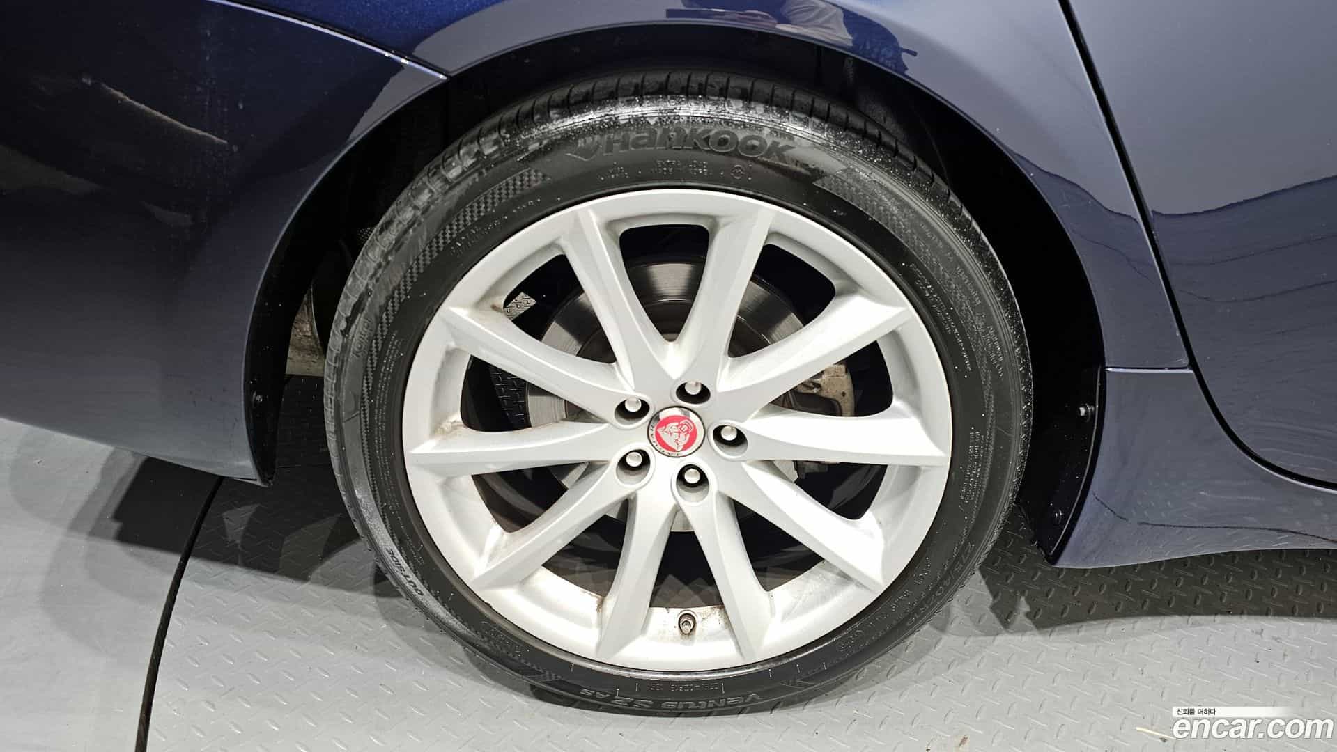 XJ Jaguar 2015.0-OUTER-005