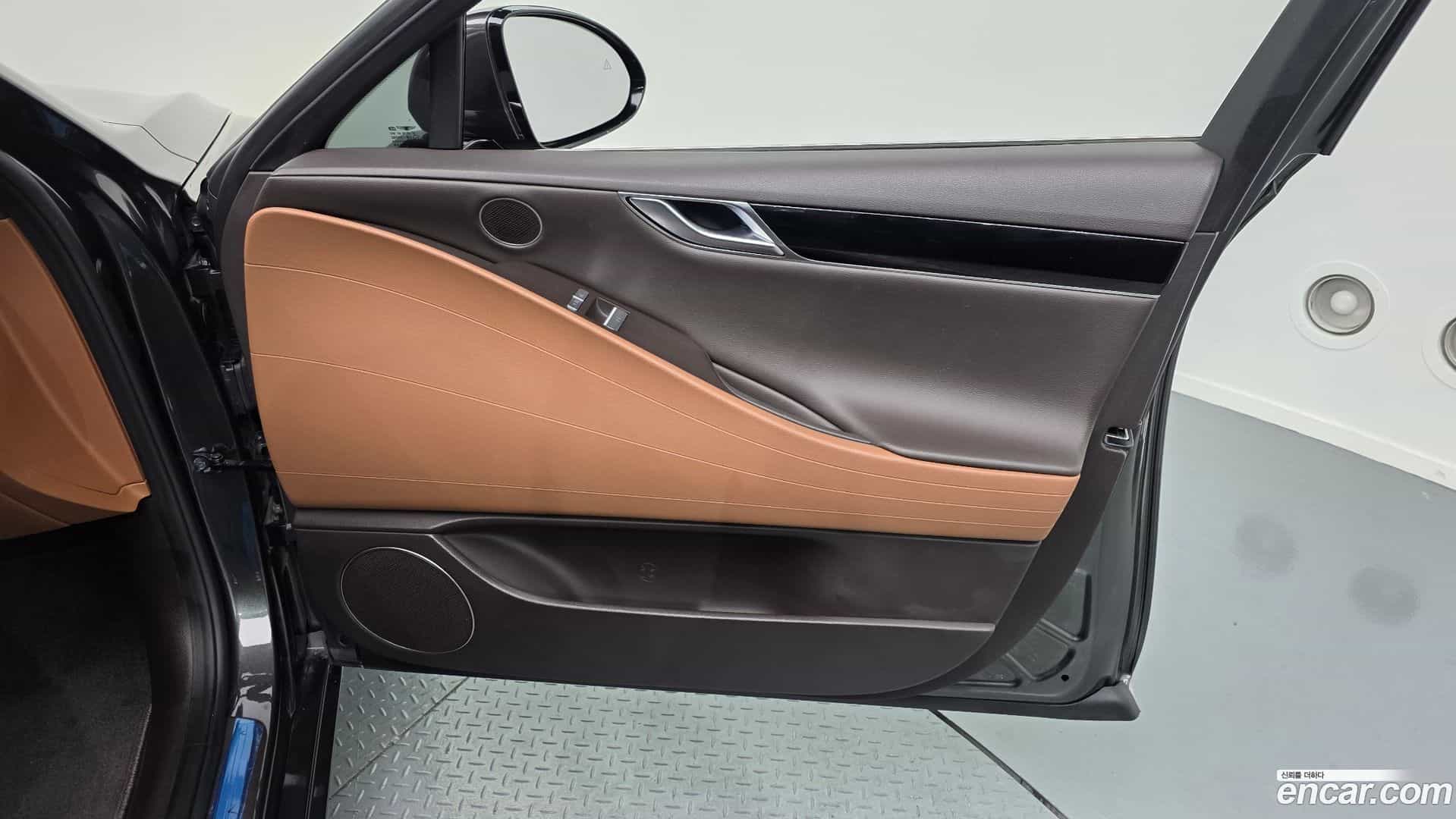 G80 Genesis 2022.2-INNER-034