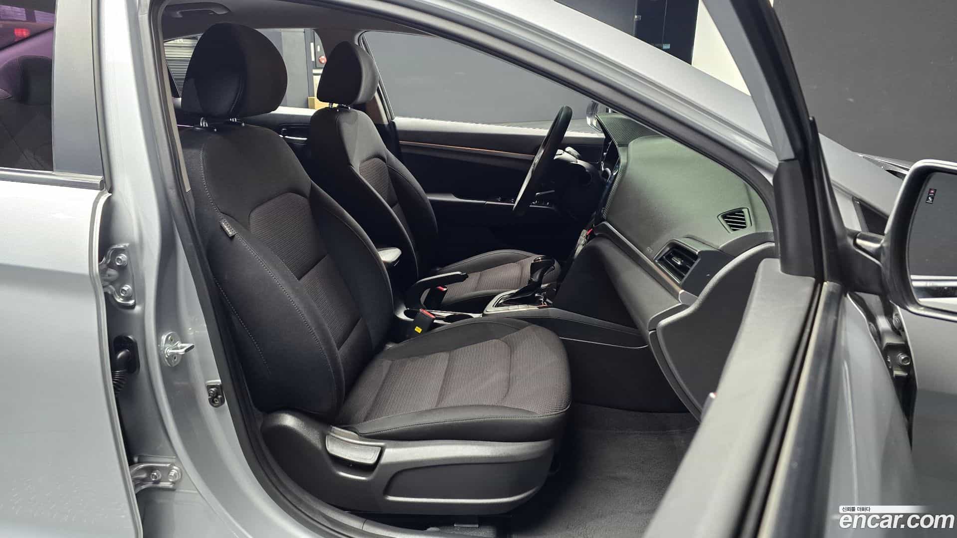 AVANTE Hyundai 2020.2-INNER-010
