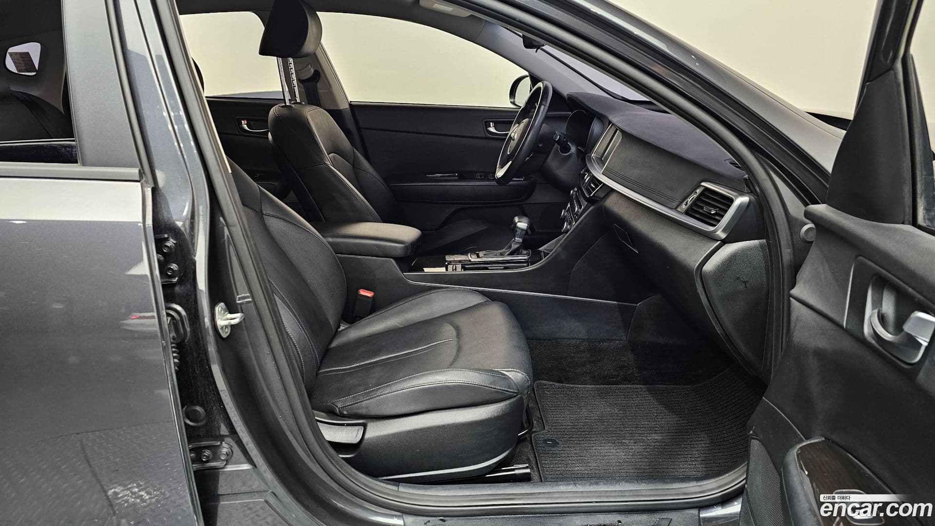 Main__Slider__Photo:K5 Kia 2019.1-10