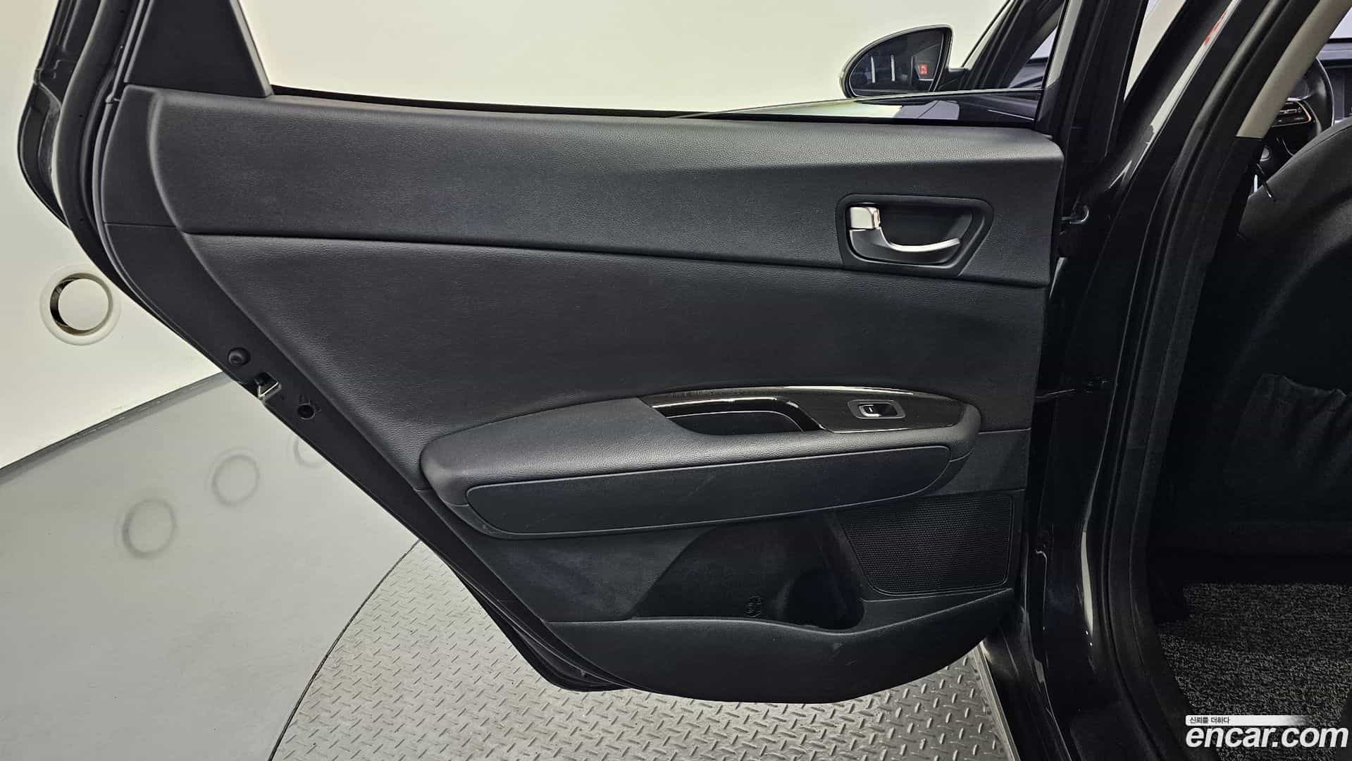 K5 Kia 2019.1-INNER-035
