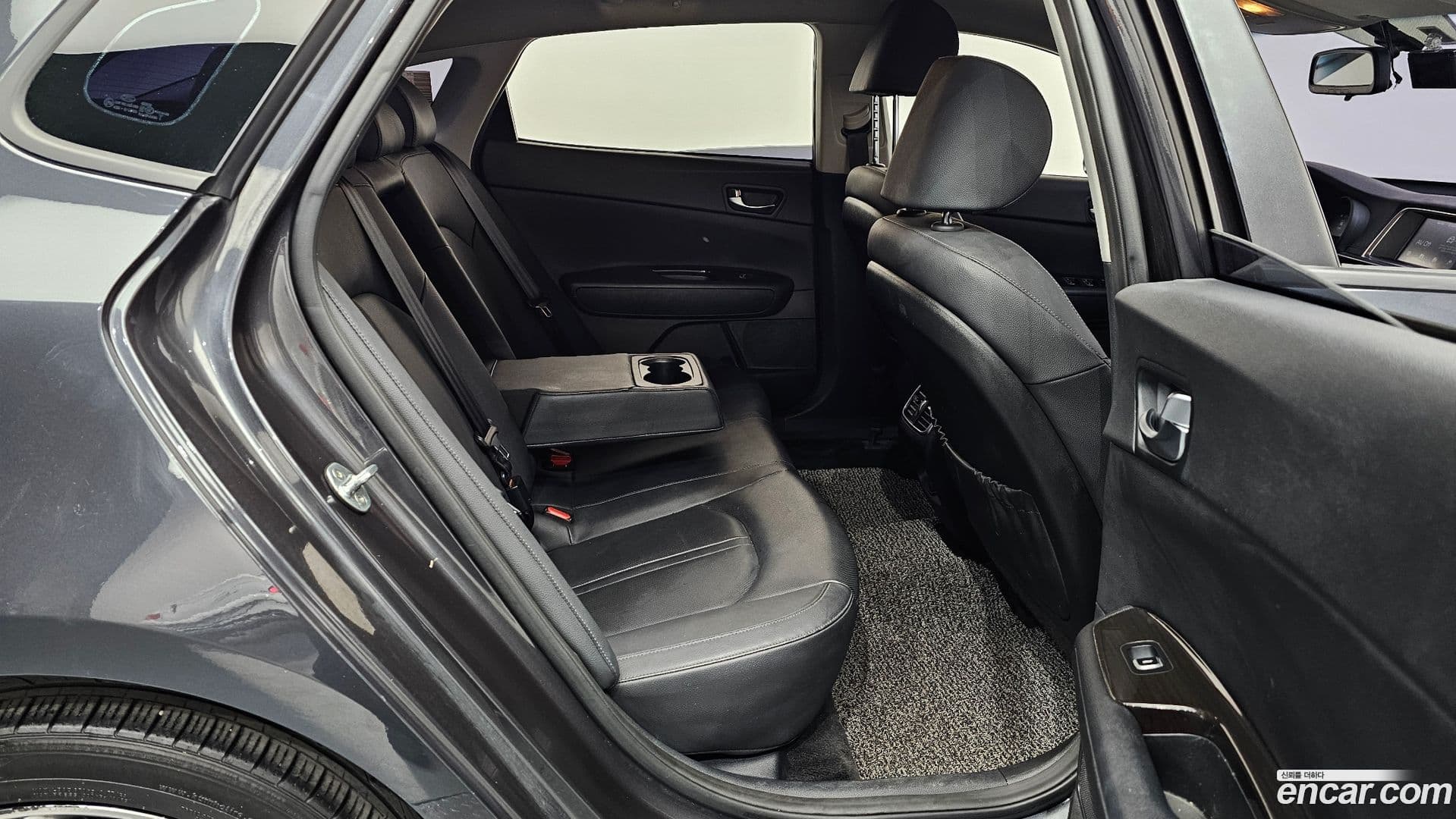 Main__Slider__Photo:K5 Kia 2019.1-25