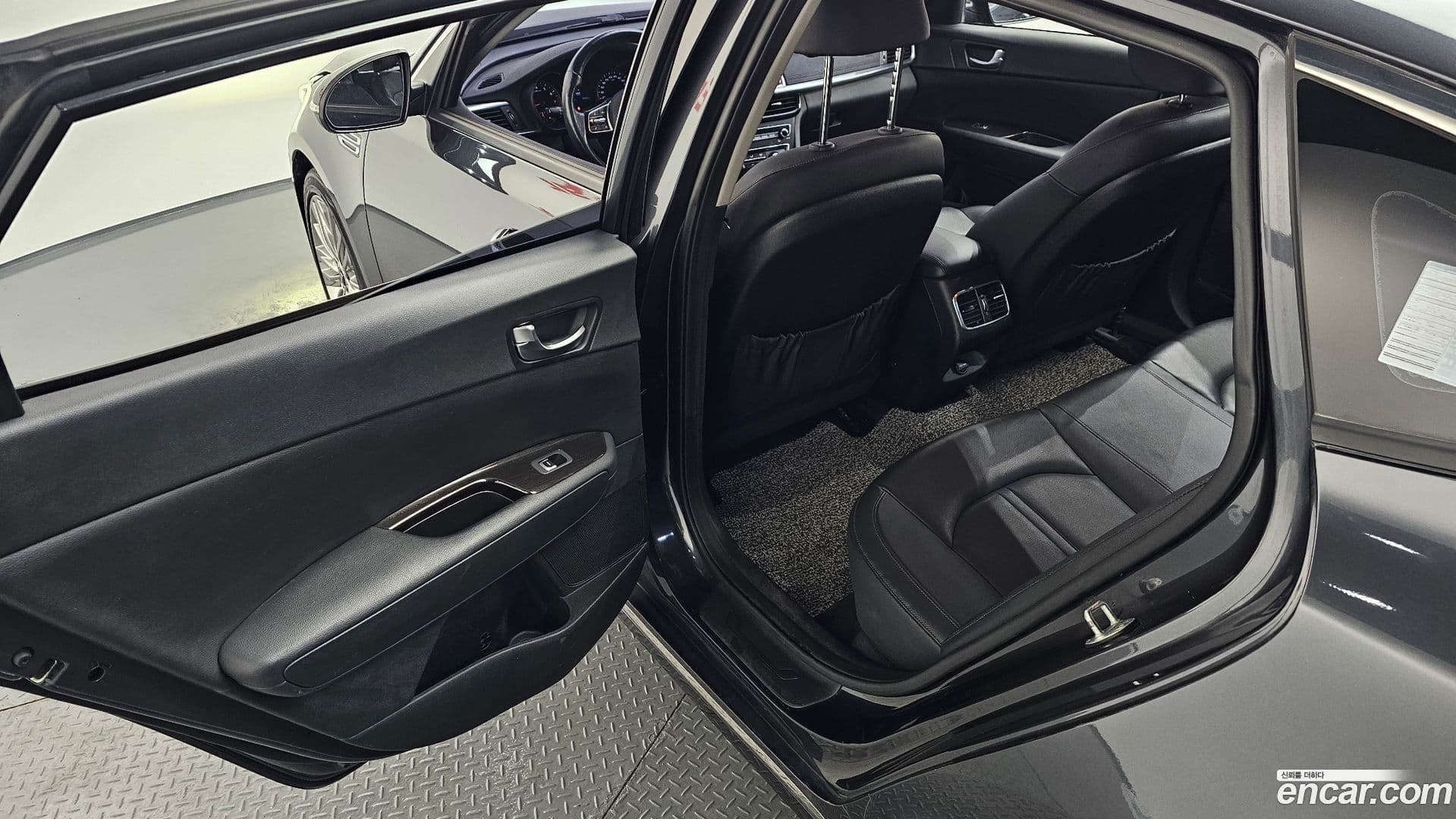 Main__Slider__Photo:K5 Kia 2019.1-30